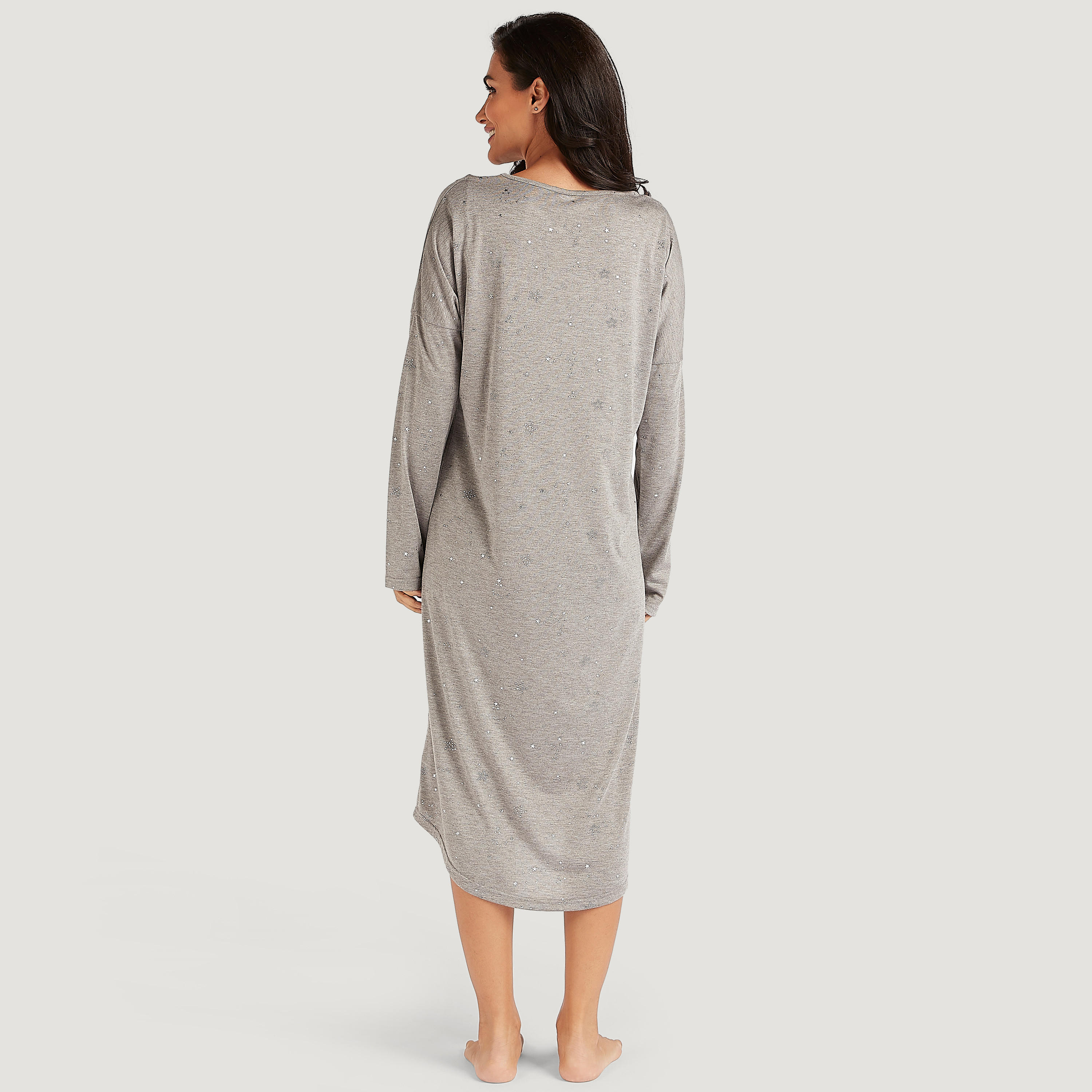 قميص نوم مزيّن بياقة مستديرة وأكمام طويلة-women-clothing-nightwear-nighties-image-4