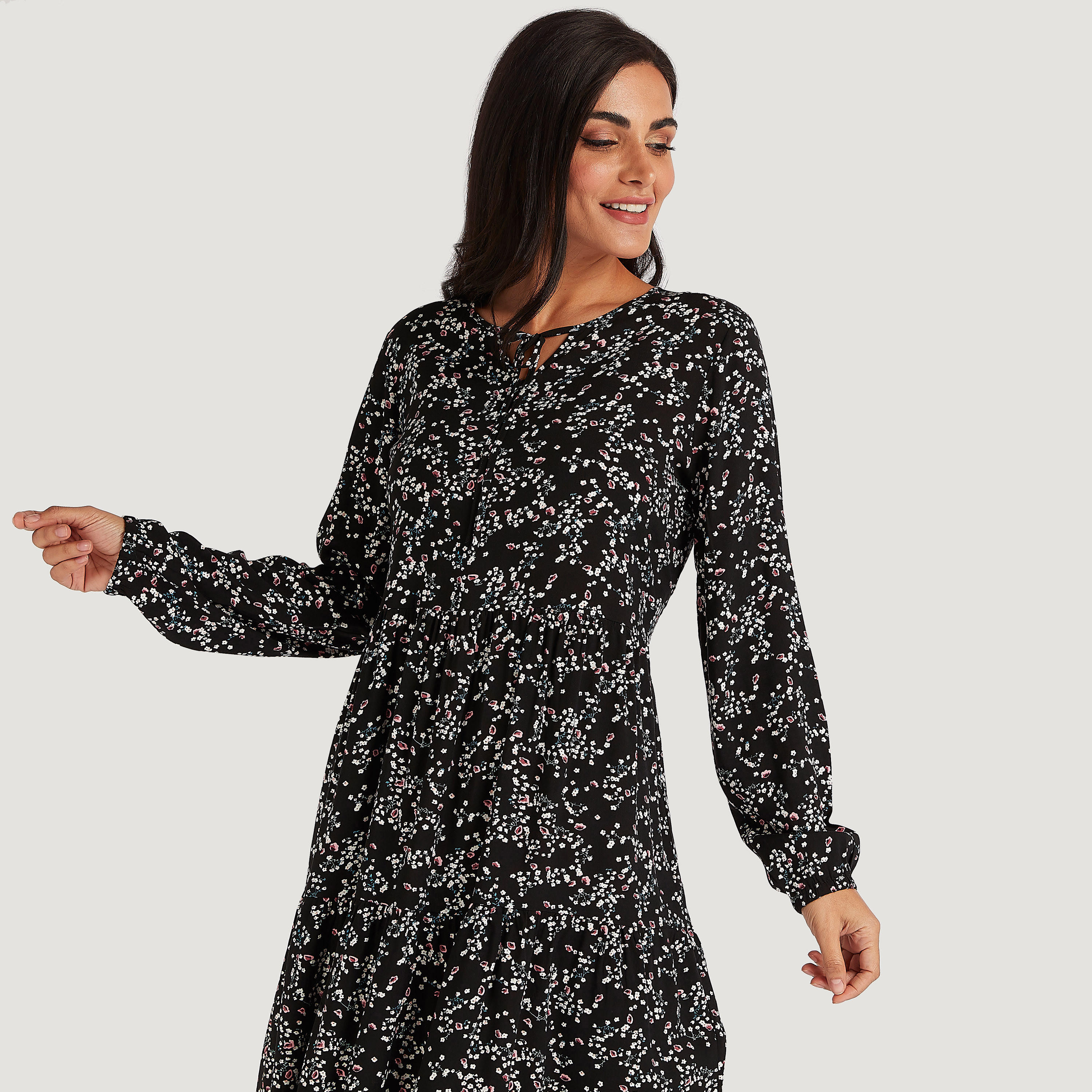 قميص نوم بطبعات أزهار وأكمام طويلة وربطة عنق-women-clothing-nightwear-nighties-image-3