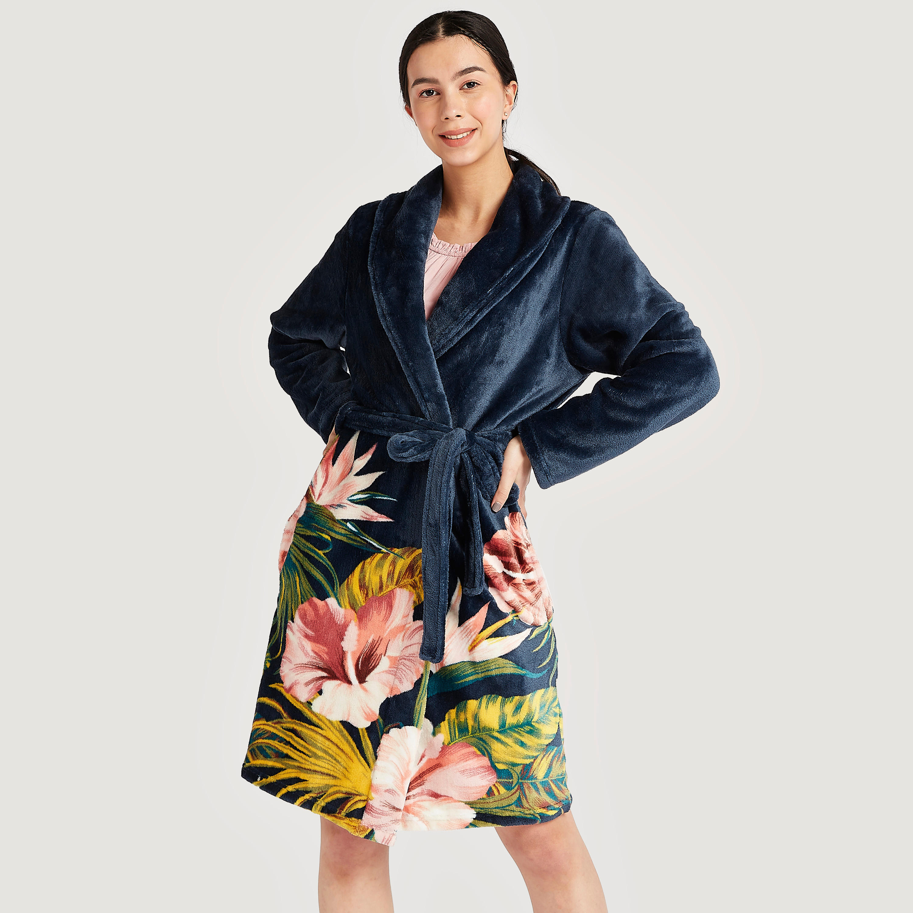 روب حمّام بأكمام طويلة ورباط وطبعات زهرية-women-clothing-nightwear-robes-image-5