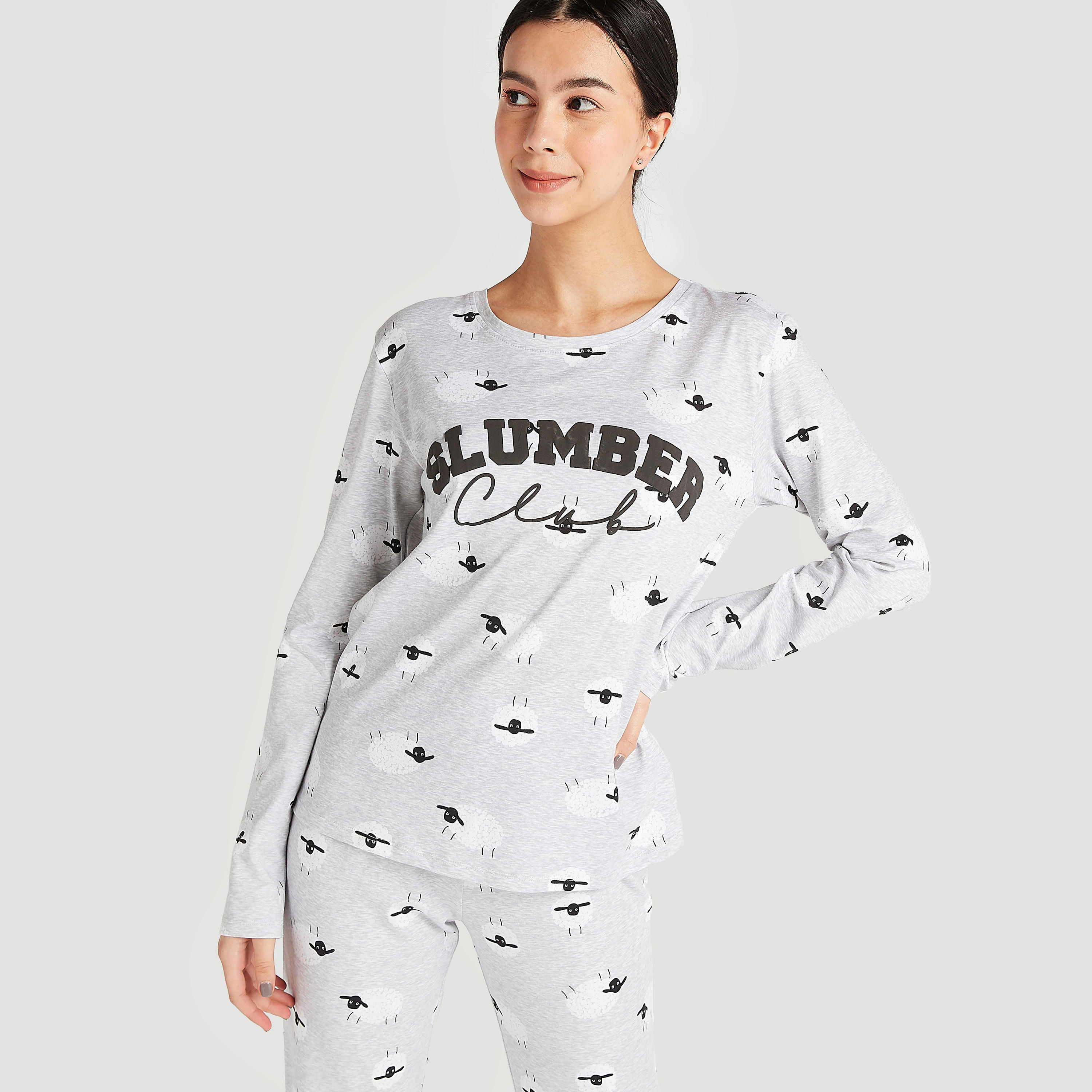 طقم من تيشيرت بأكمام طويلة وطبعات مع بنطلون بيجاما وقناع عيون-women-clothing-nightwear-pyjamas-longsets-image-2