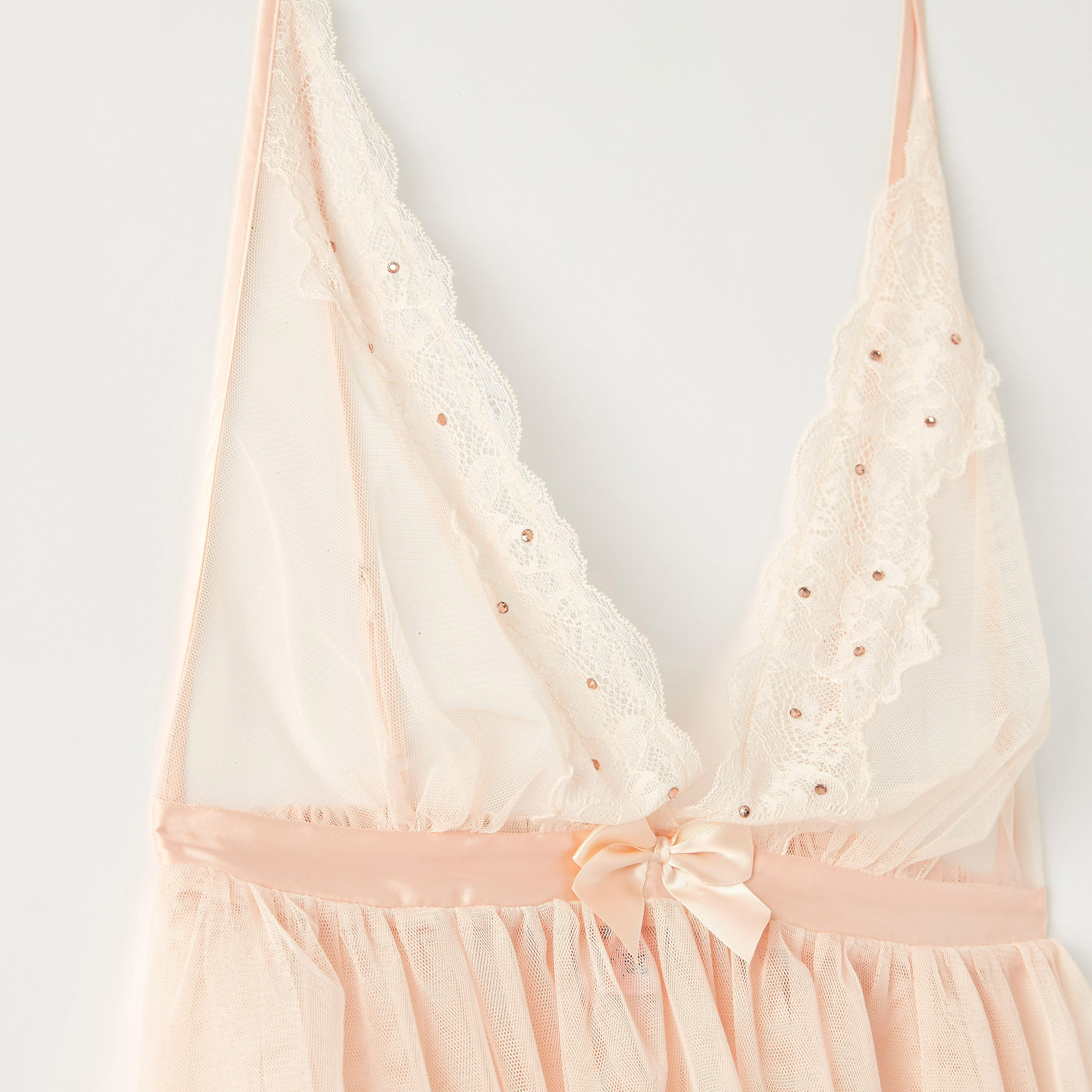 طقم بنطلون بيجاما طويل وبلوزة دانتيل مزيّنة بياقة v-women-clothing-nightwear-pyjamas-longsets-image-3