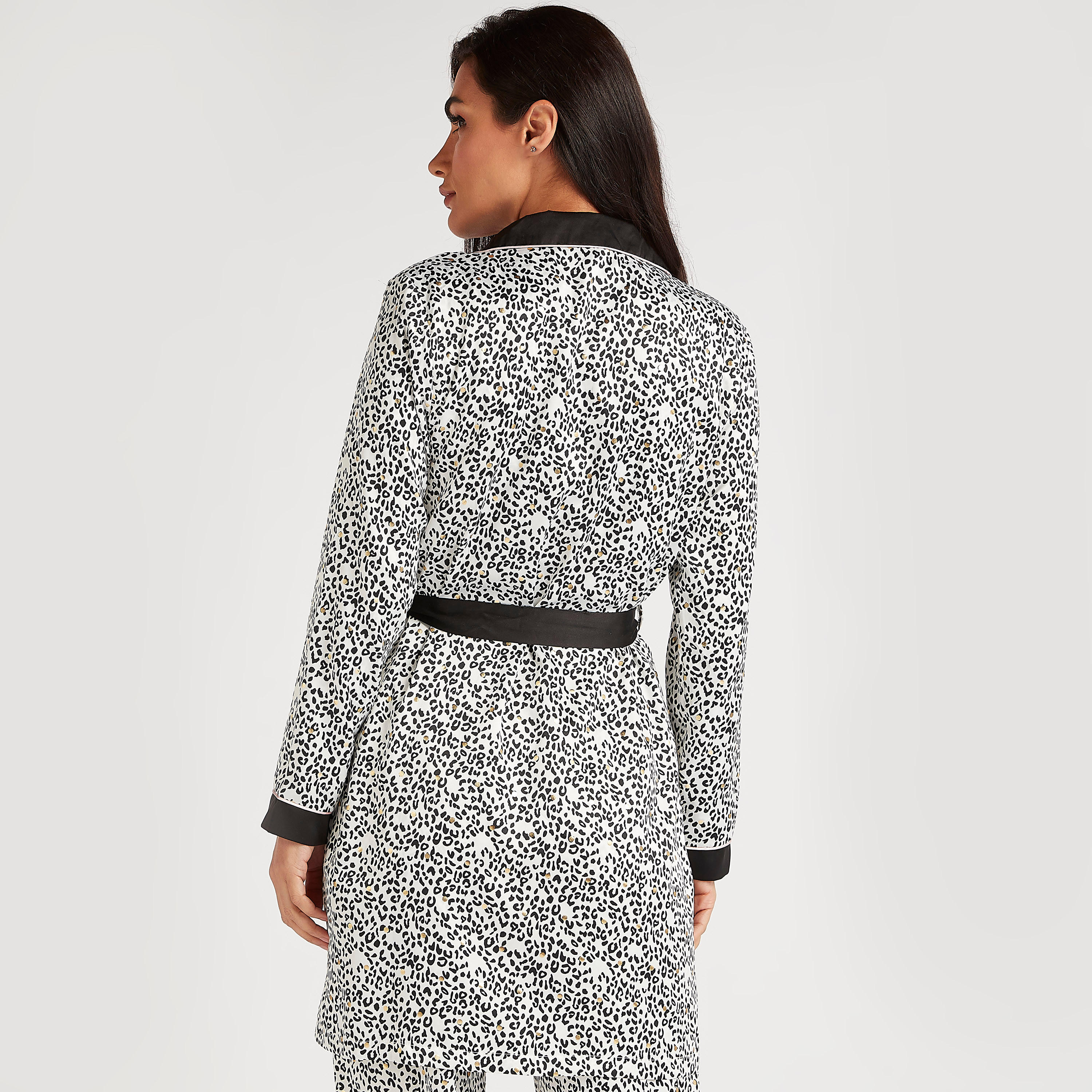 ثوب بطول الفخذ بحزام وطبعات حيوانات-women-clothing-nightwear-robes-image-2
