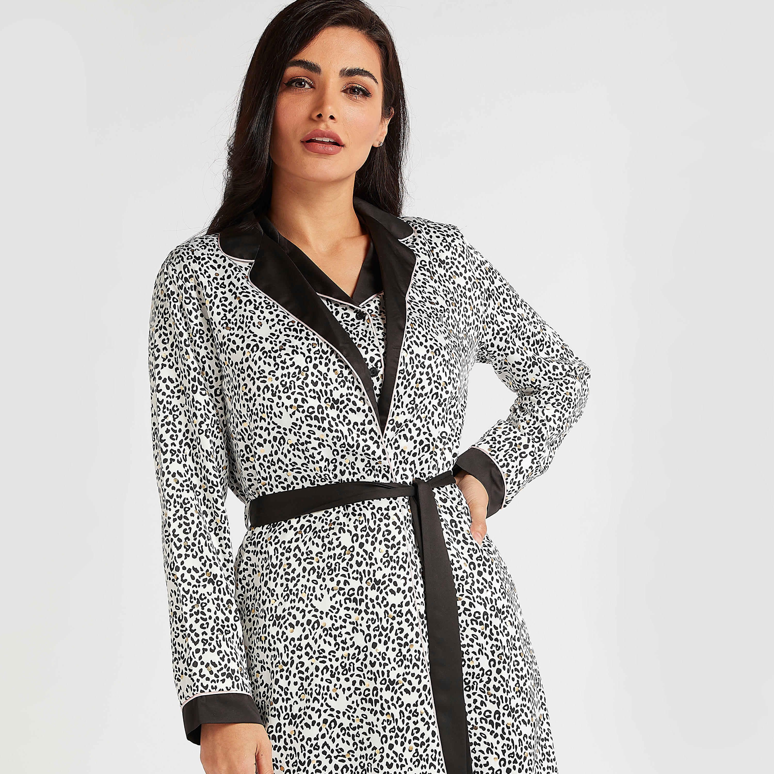 ثوب بطول الفخذ بحزام وطبعات حيوانات-women-clothing-nightwear-robes-image-1