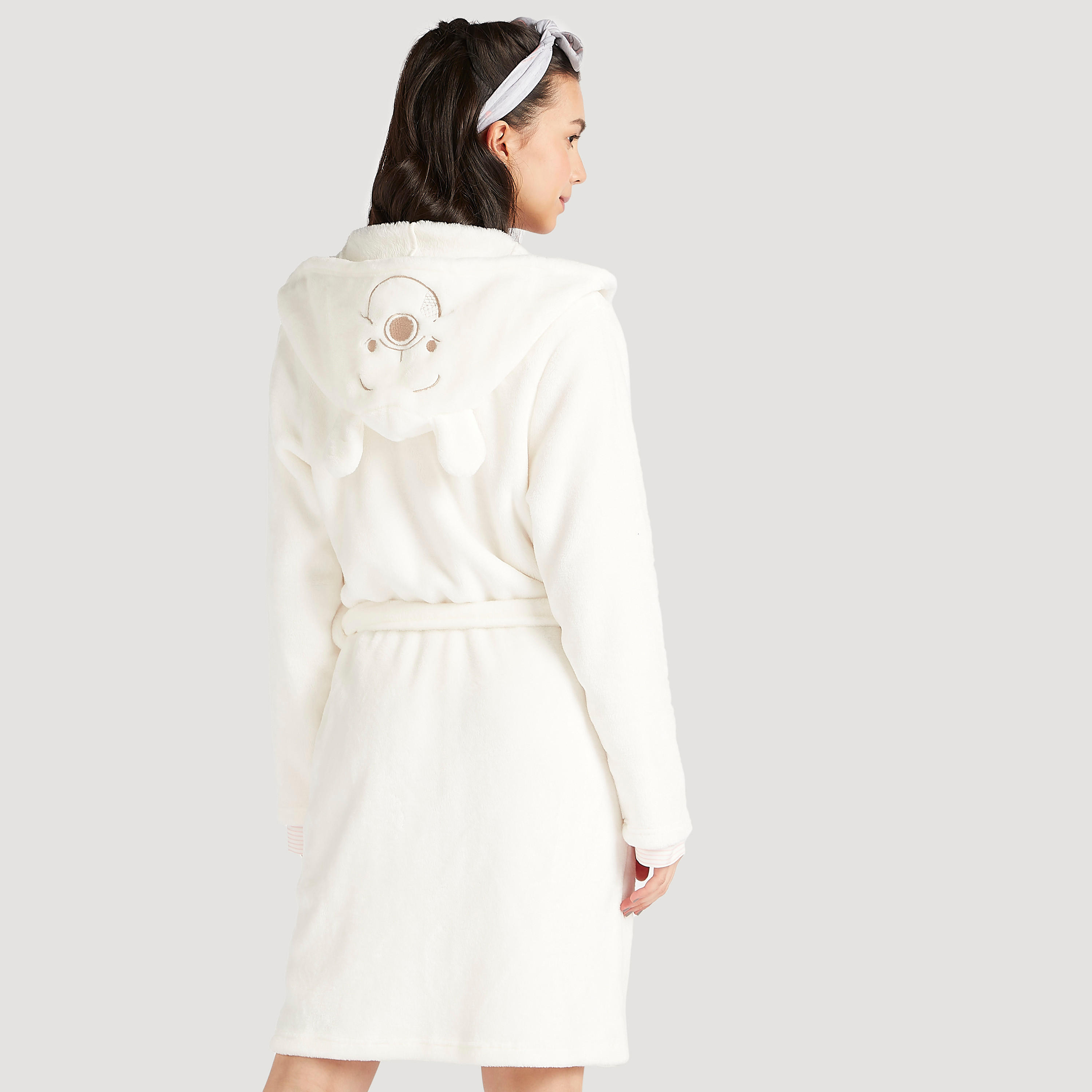 روب مطرّز بأكمام طويلة وقبّْة وحزام-women-clothing-nightwear-robes-image-4