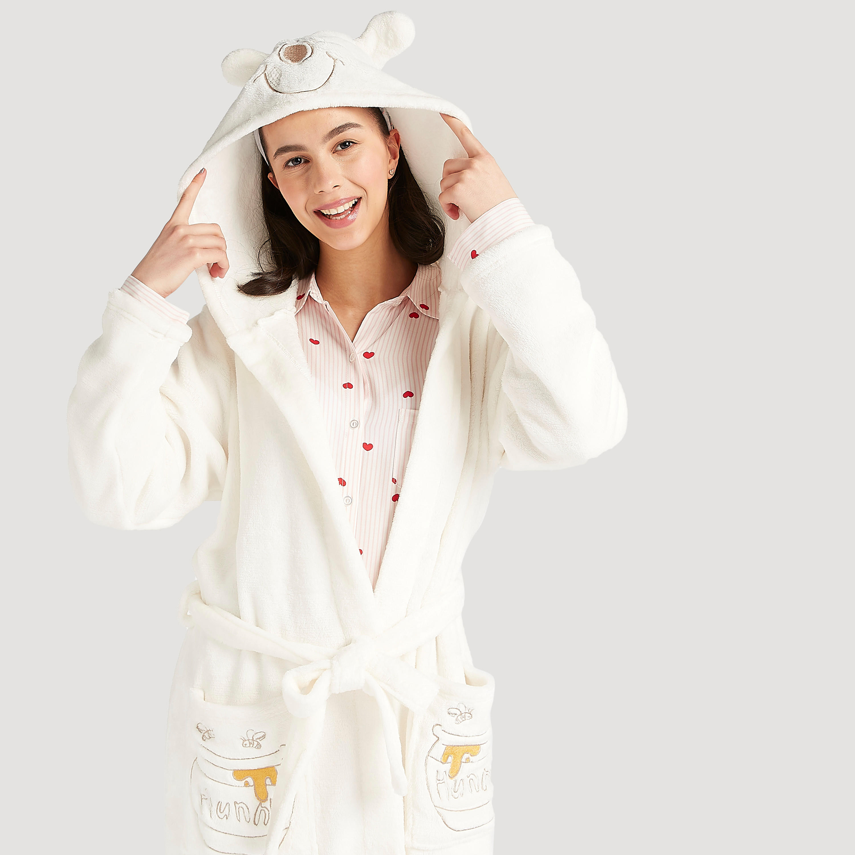 روب مطرّز بأكمام طويلة وقبّْة وحزام-women-clothing-nightwear-robes-image-6