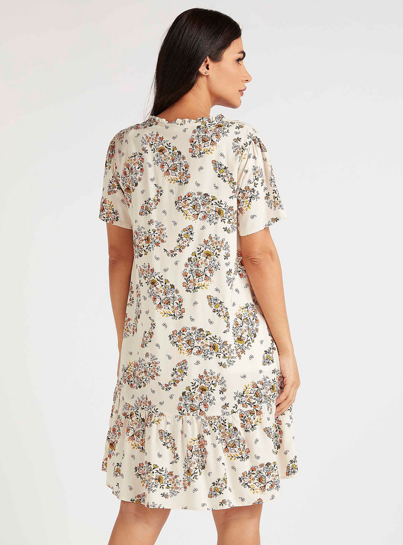 طقم قميص نوم متنوّع بتفاصيل كشكش - قطعتين-women-clothing-nightwear-nighties-image-4