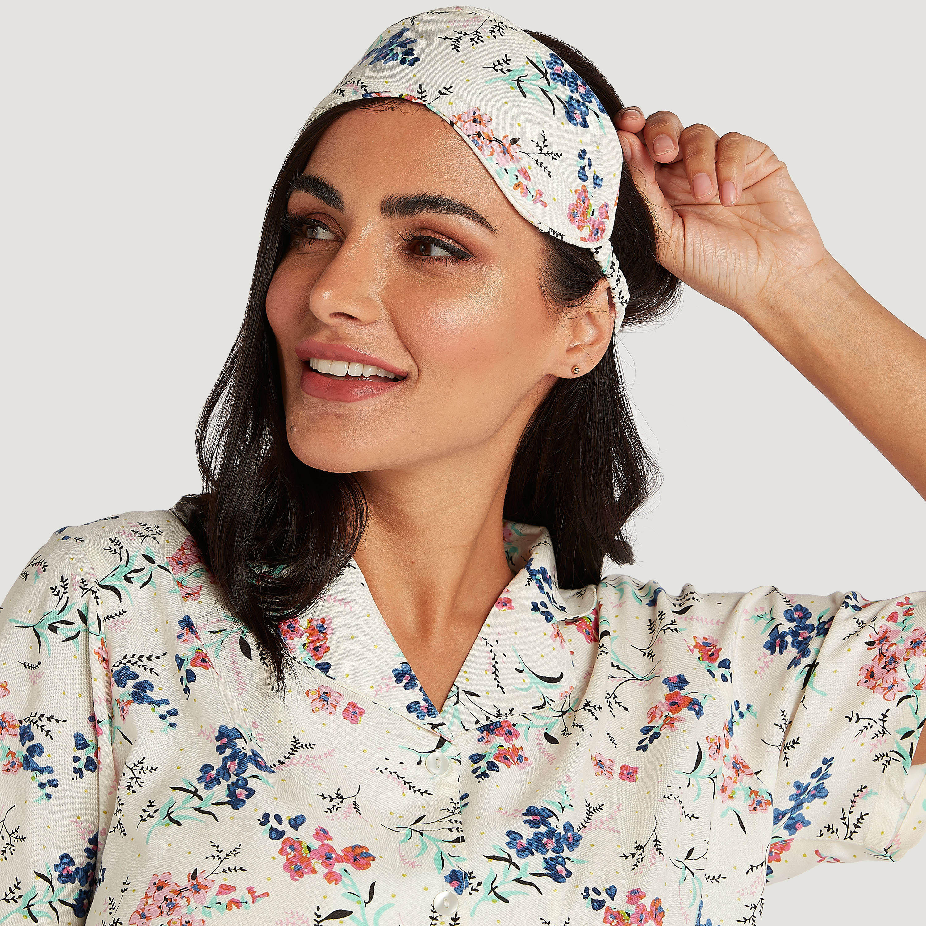 طقم من بنطلون بيجاما وقميص بطبعات زهرية مع قناع للعين-women-clothing-nightwear-pyjamas-longsets-image-4
