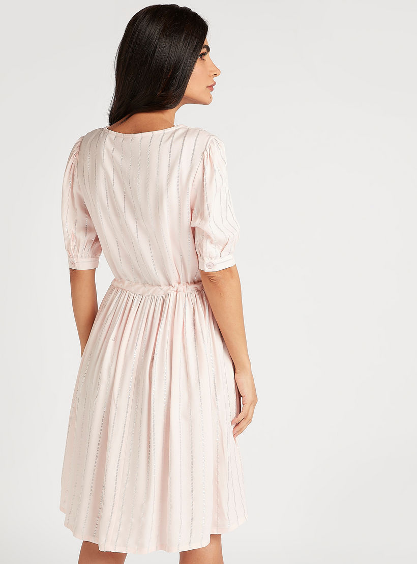 قميص نوم مقلّم برباط خصر وأكمام قصيرة-women-clothing-nightwear-nighties-image-4