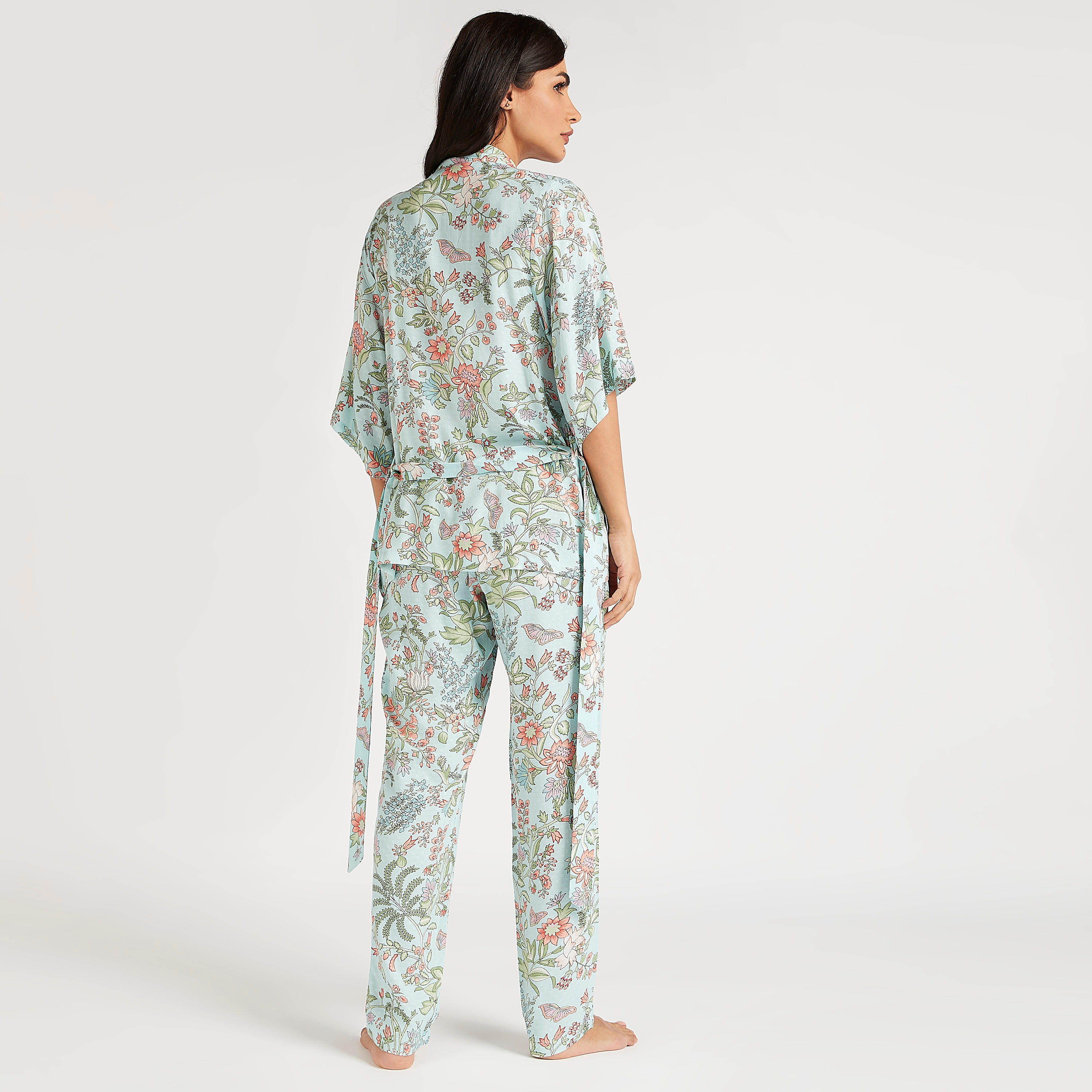 طقم من بنطلون بيجاما طويل وبلوزة بطبعات زهرية وحزام - 3 قطع-women-clothing-nightwear-pyjamas-longsets-image-4