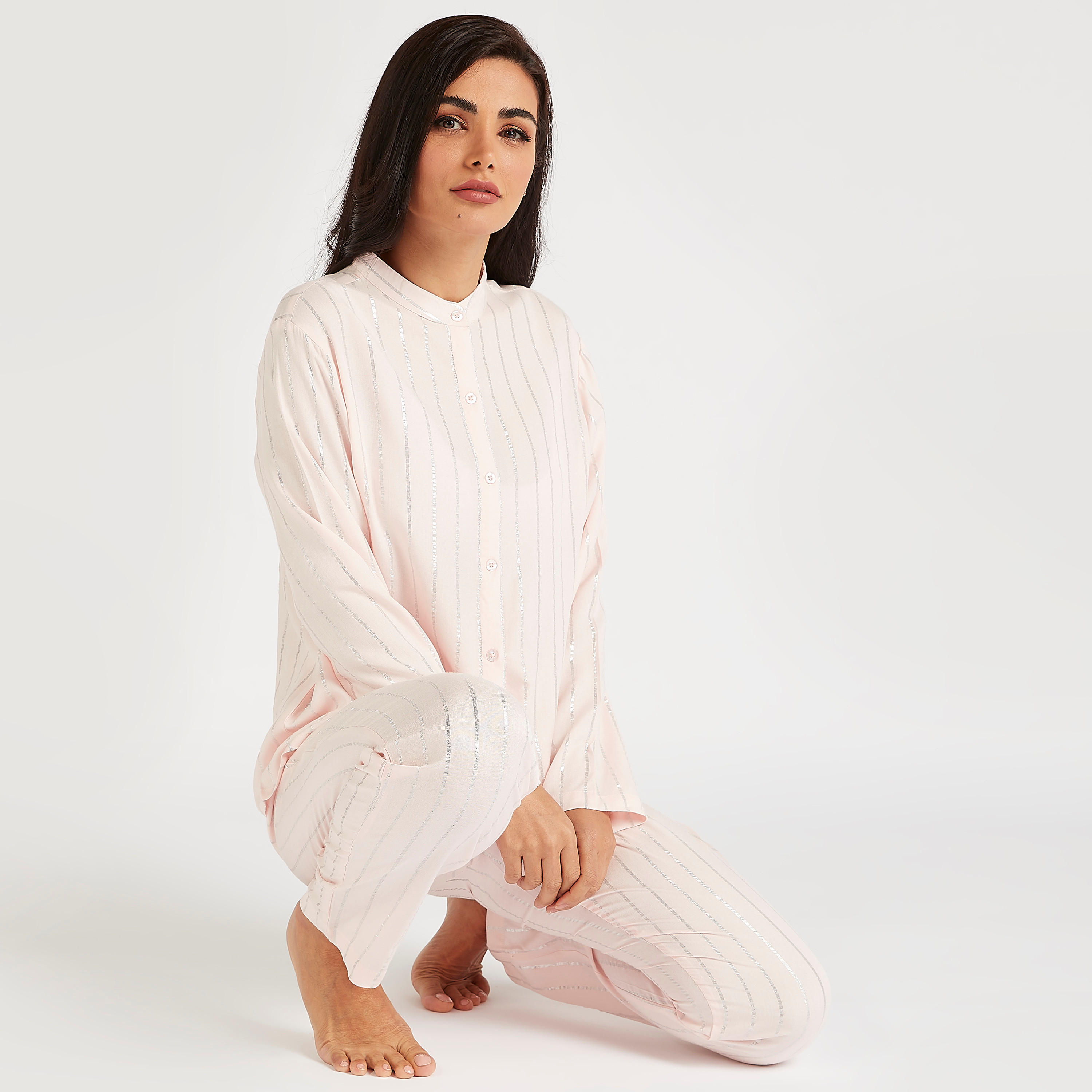 طقم من بنطلون بيجاما طويل وقميص مقلّم بأكمام طويلة-women-clothing-nightwear-pyjamas-longsets-image-1