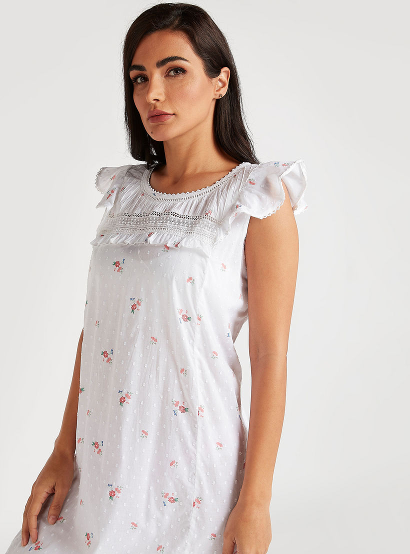 قميص نوم بطبعات أزهار وتفاصيل كشكشة ودانتيل-women-clothing-nightwear-nighties-image-1
