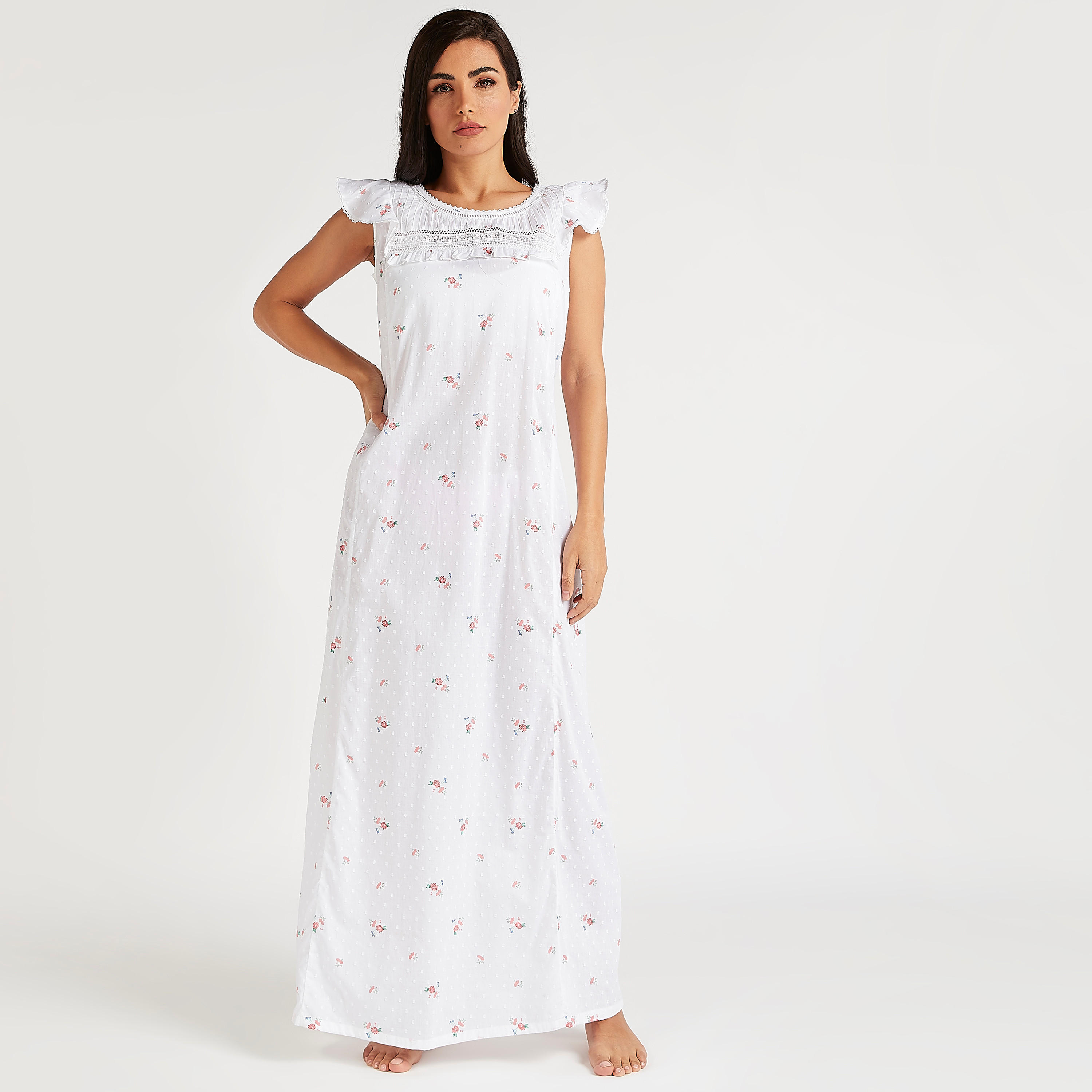 قميص نوم بطبعات أزهار وتفاصيل كشكشة ودانتيل-women-clothing-nightwear-nighties-image-2