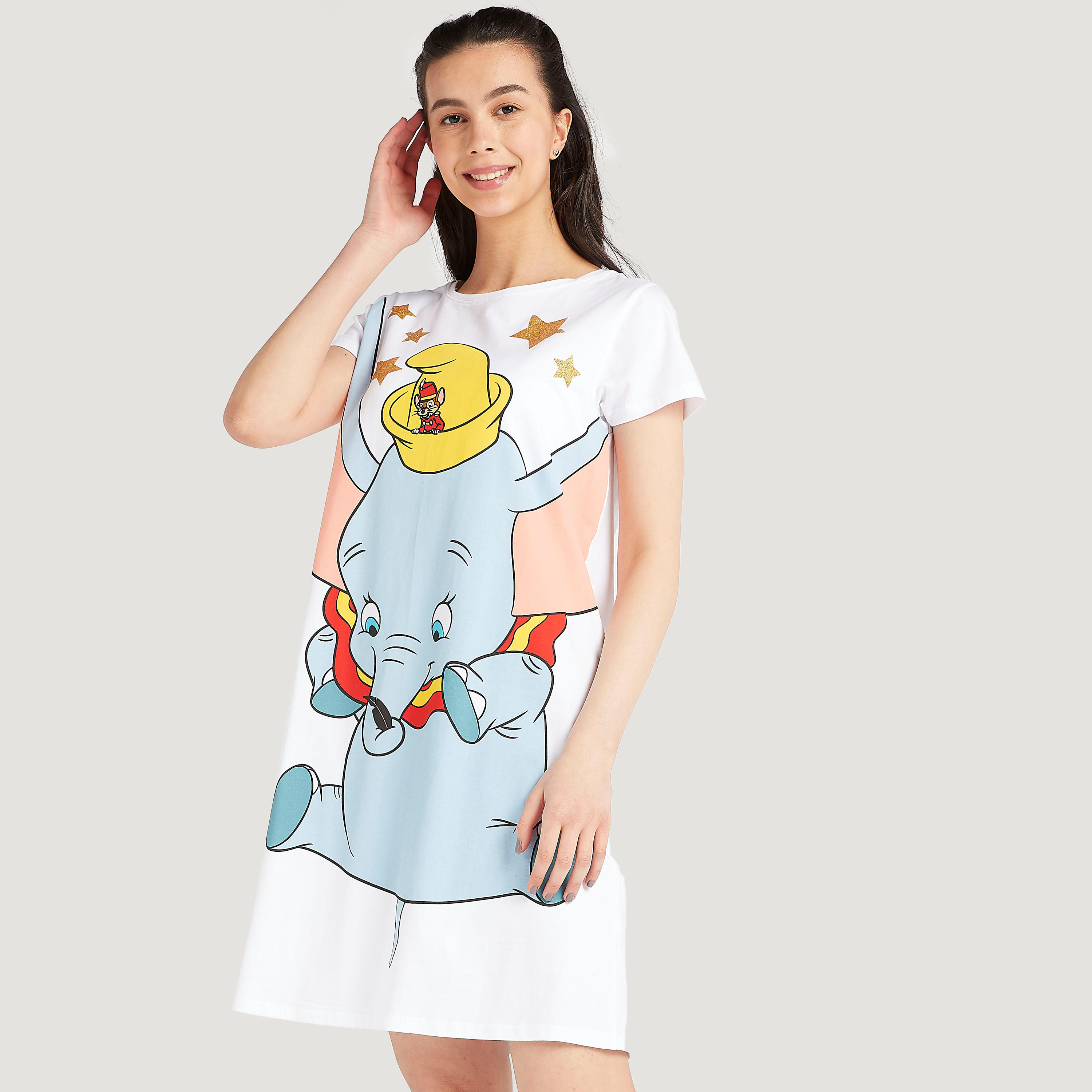 فستان نوم بياقة ضيّقة وأكمام قصيرة وطبعات دامبو-women-clothing-nightwear-nighties-image-1
