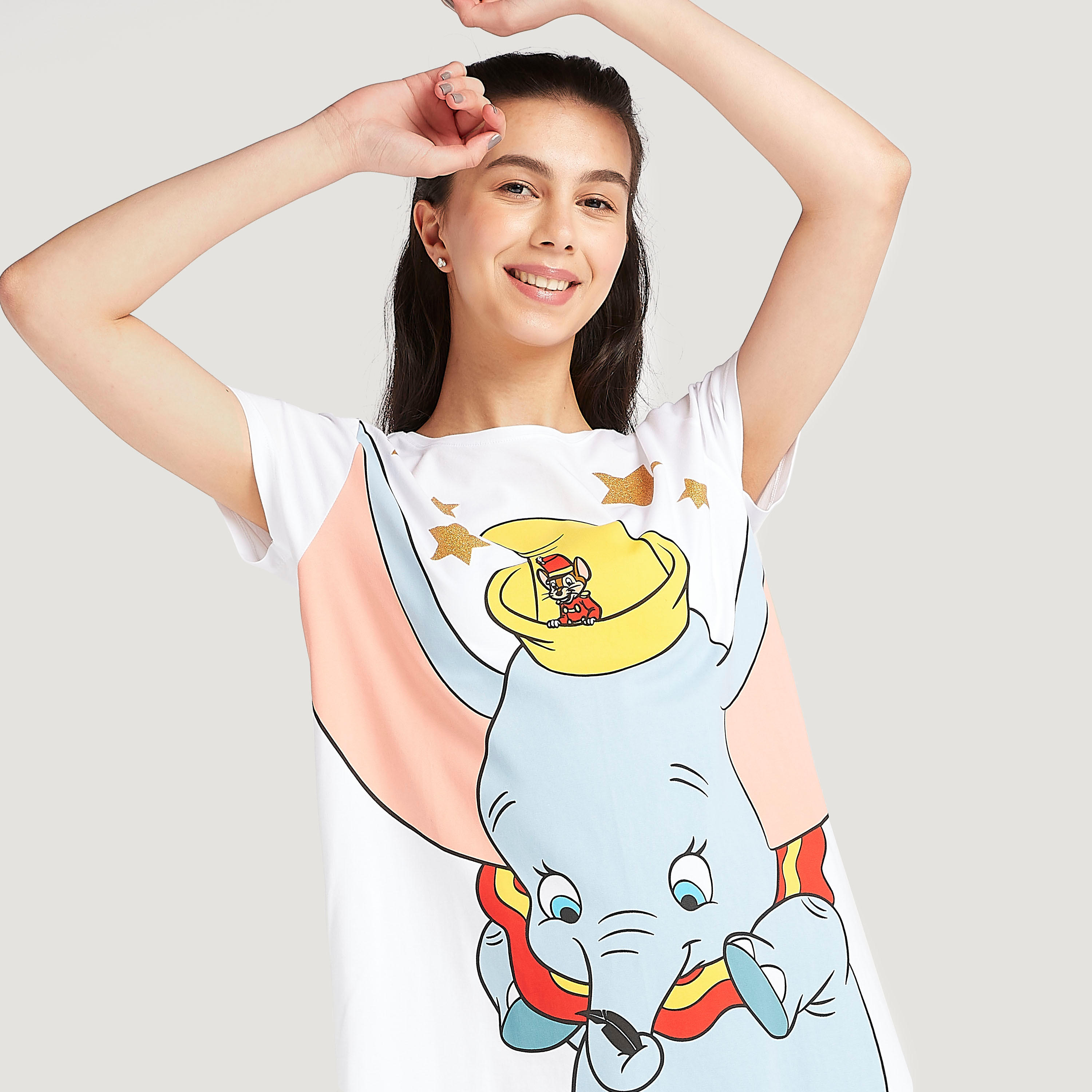 فستان نوم بياقة ضيّقة وأكمام قصيرة وطبعات دامبو-women-clothing-nightwear-nighties-image-3