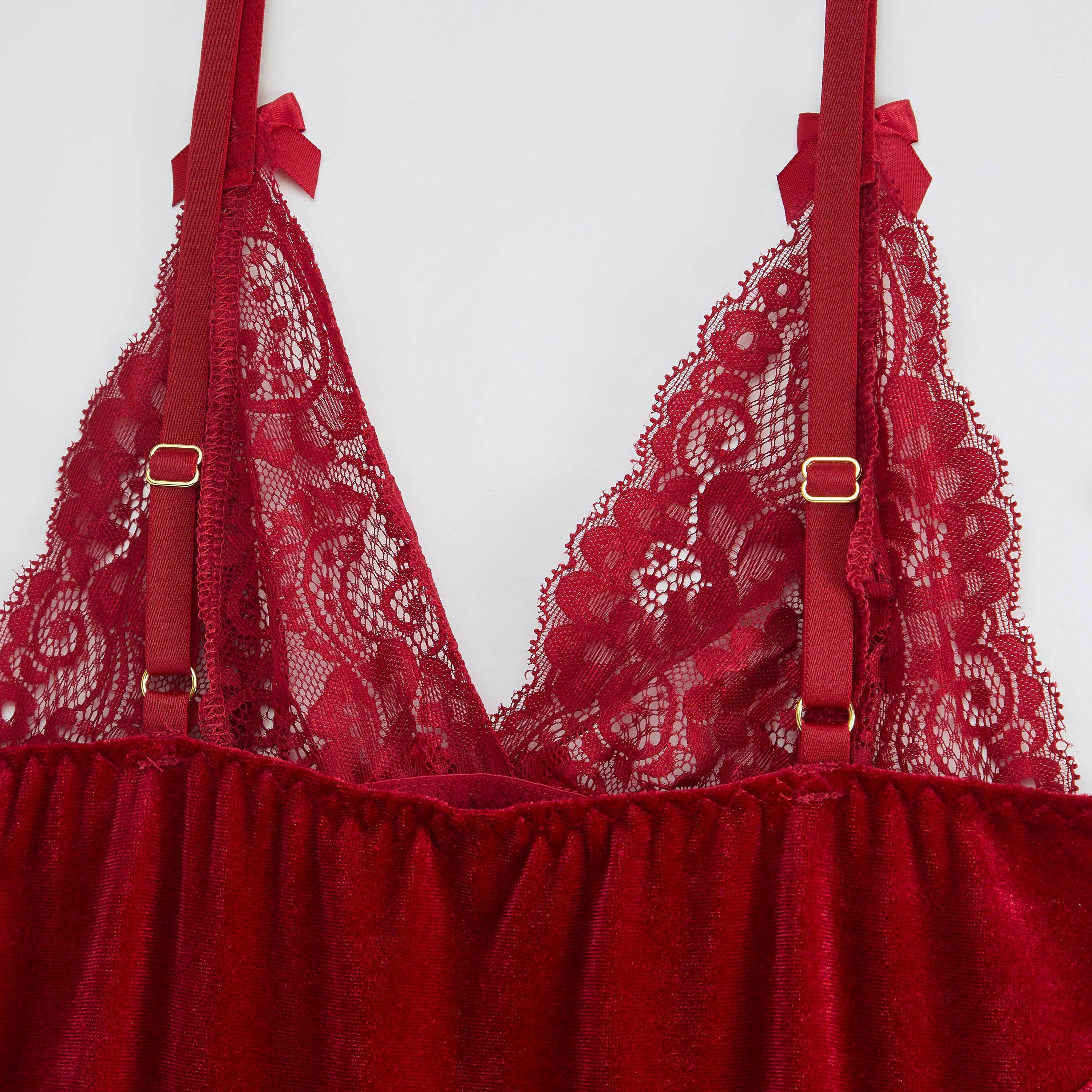 طقم قميص نوم بتفاصيل دانتيل مع ثونج-women-clothing-nightwear-nighties-image-5