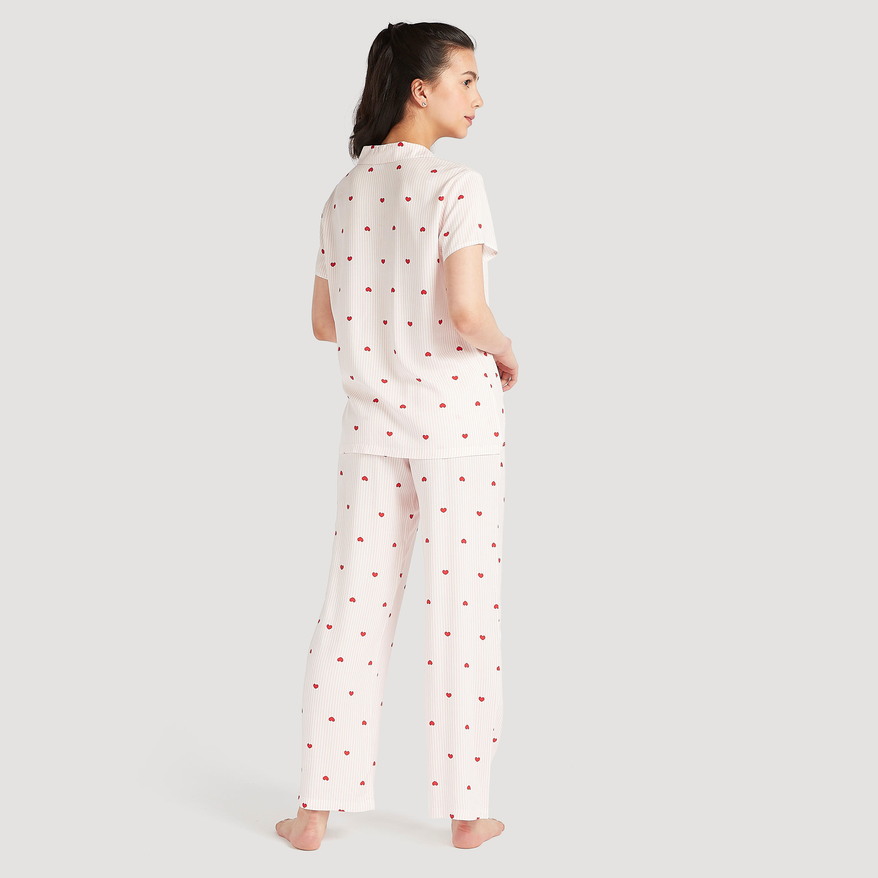 طقم من بنطلون بيجاما وقميص بطبعات-women-clothing-nightwear-pyjamas-longsets-image-3