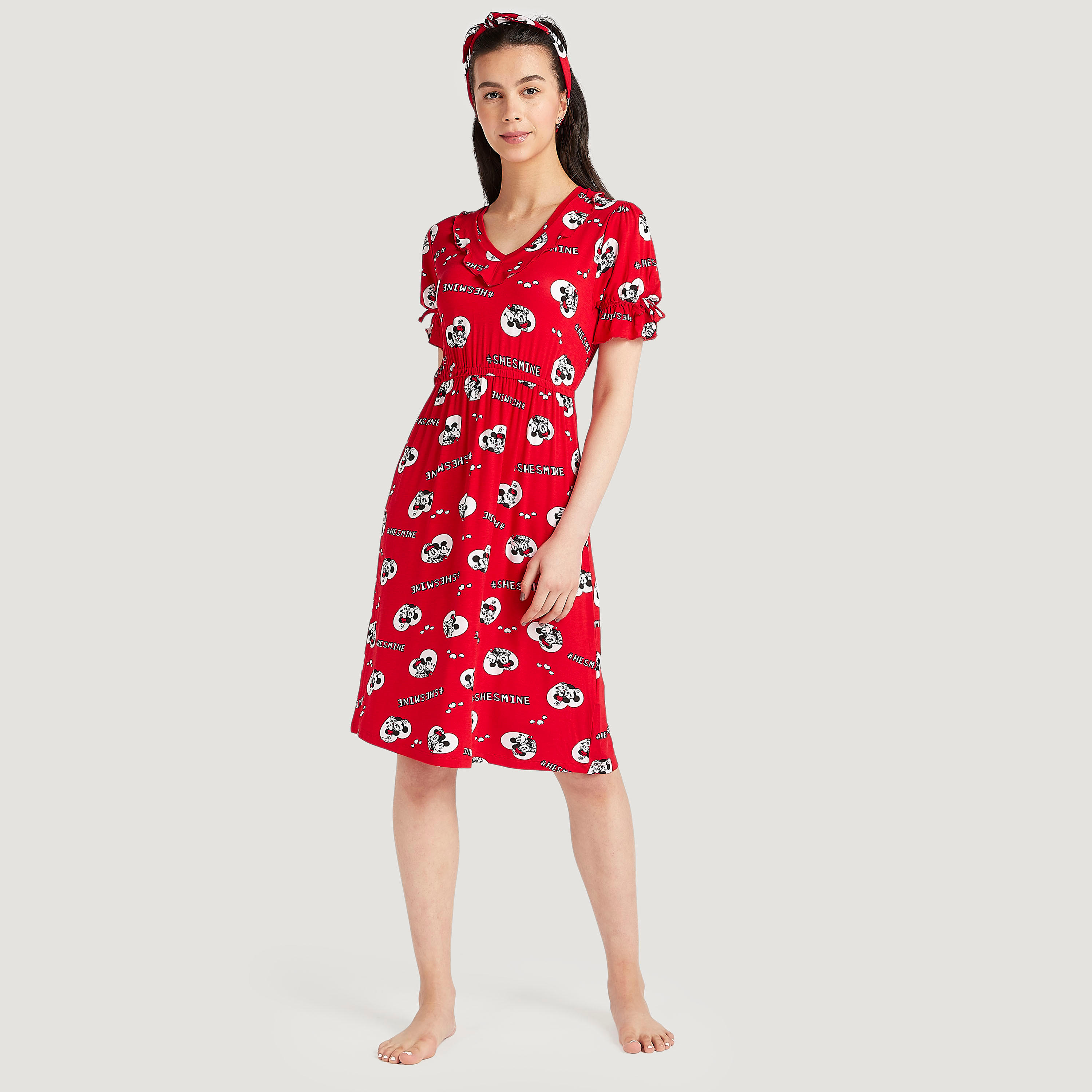 فستان نوم بطبعات ميكي ماوس وياقة v وأكمام قصيرة-women-clothing-nightwear-nighties-image-2