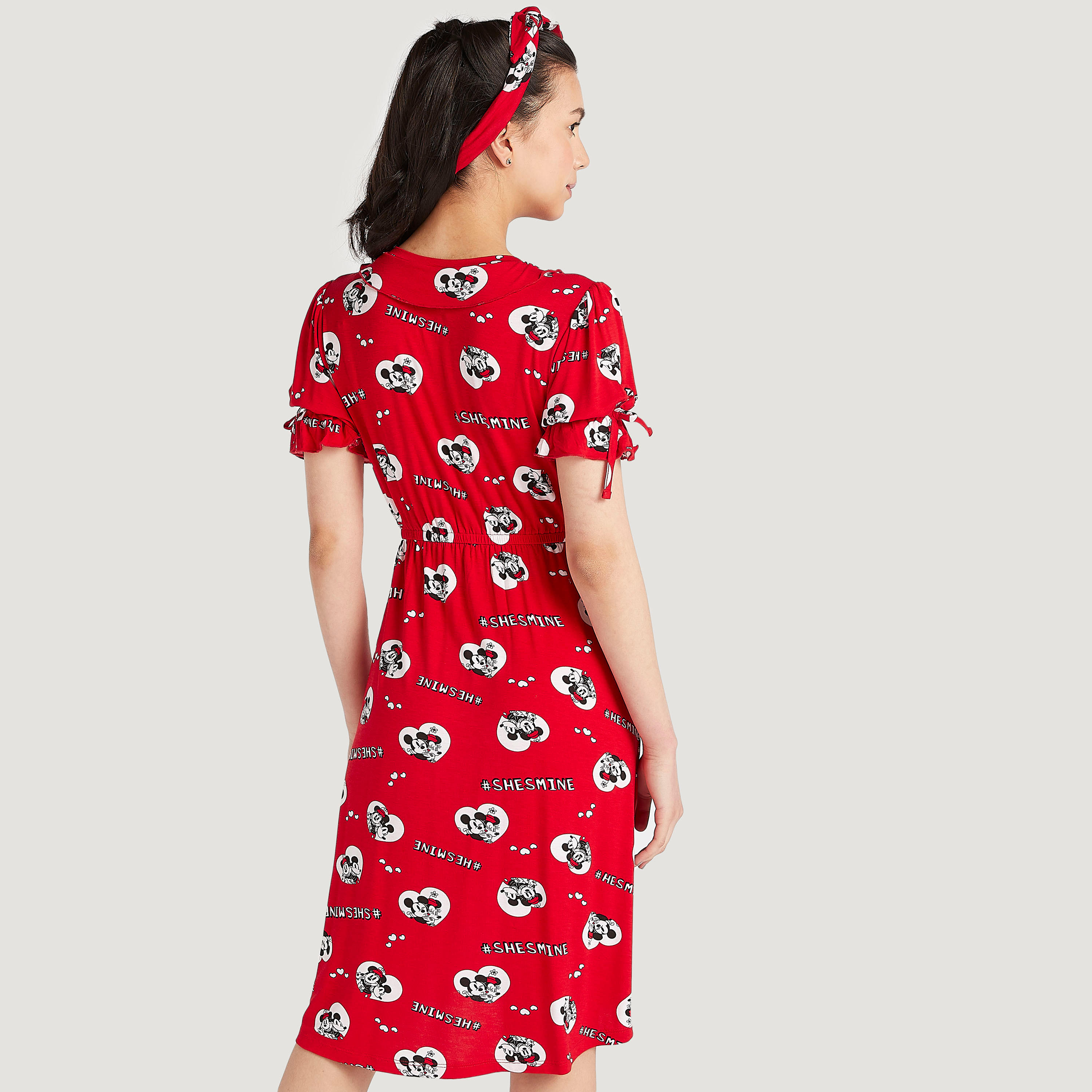 فستان نوم بطبعات ميكي ماوس وياقة v وأكمام قصيرة-women-clothing-nightwear-nighties-image-4