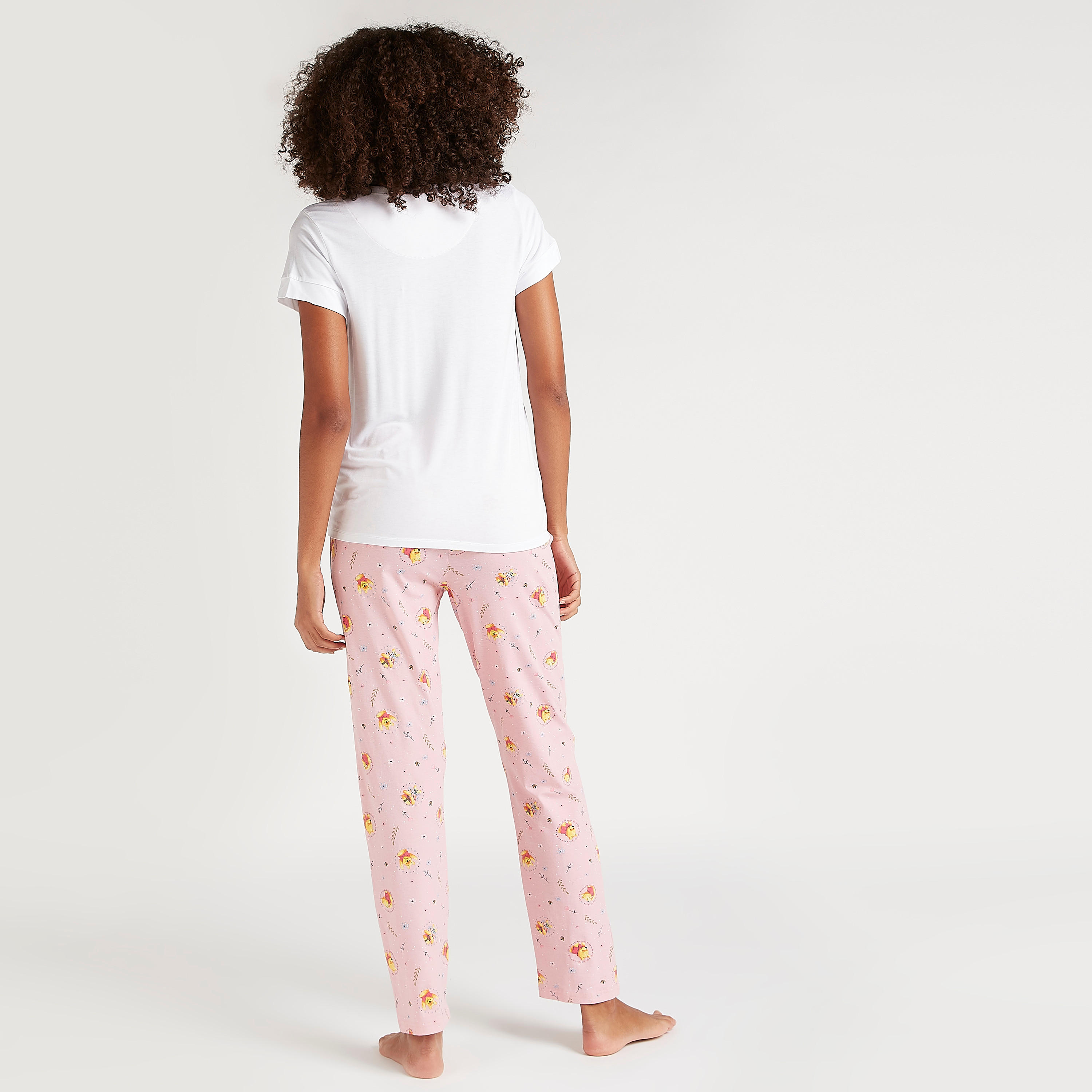 طقم بنطلون بيجاما وتيشيرت بياقة ضيّقة وطبعات-women-clothing-nightwear-pyjamas-longsets-image-4