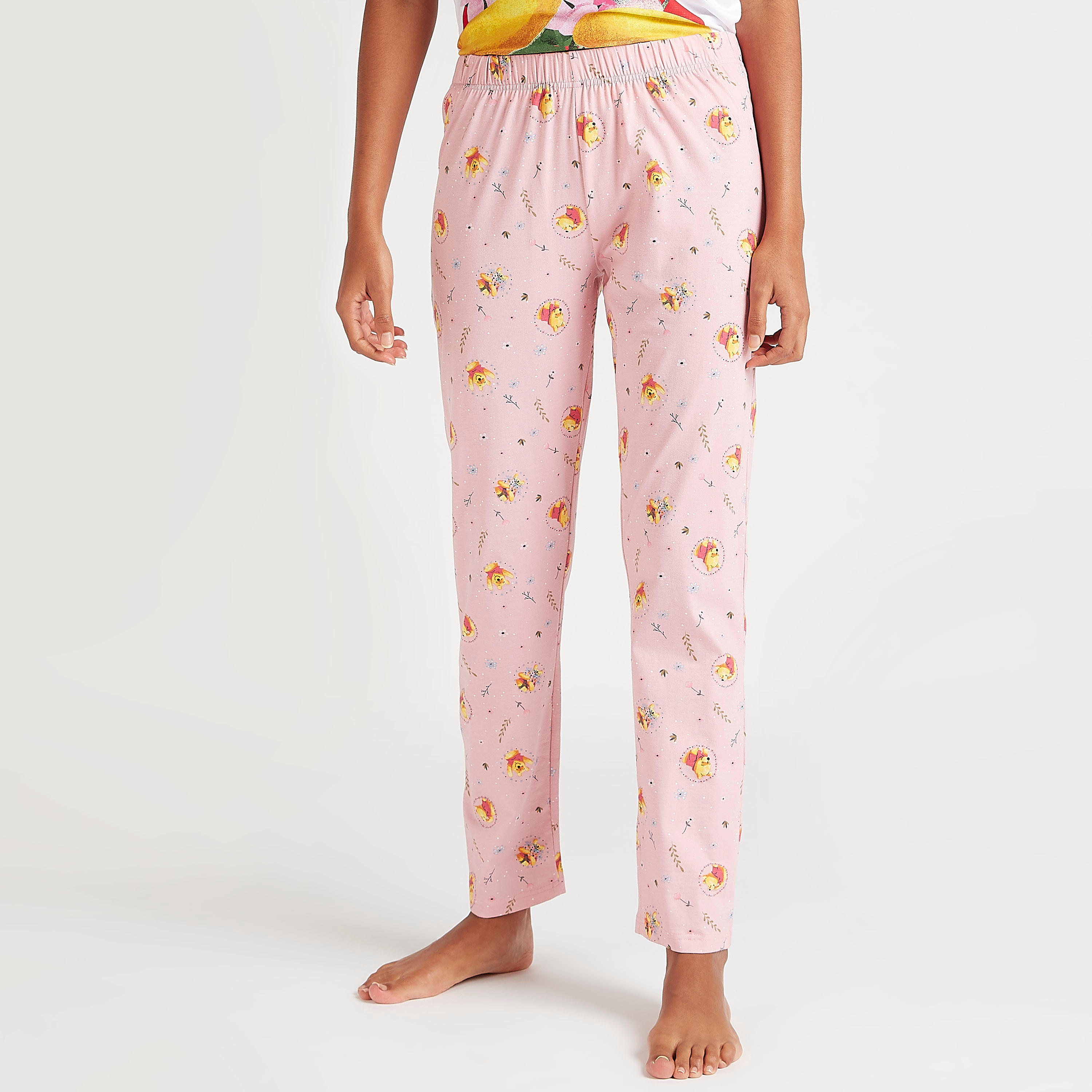 طقم بنطلون بيجاما وتيشيرت بياقة ضيّقة وطبعات-women-clothing-nightwear-pyjamas-longsets-image-5