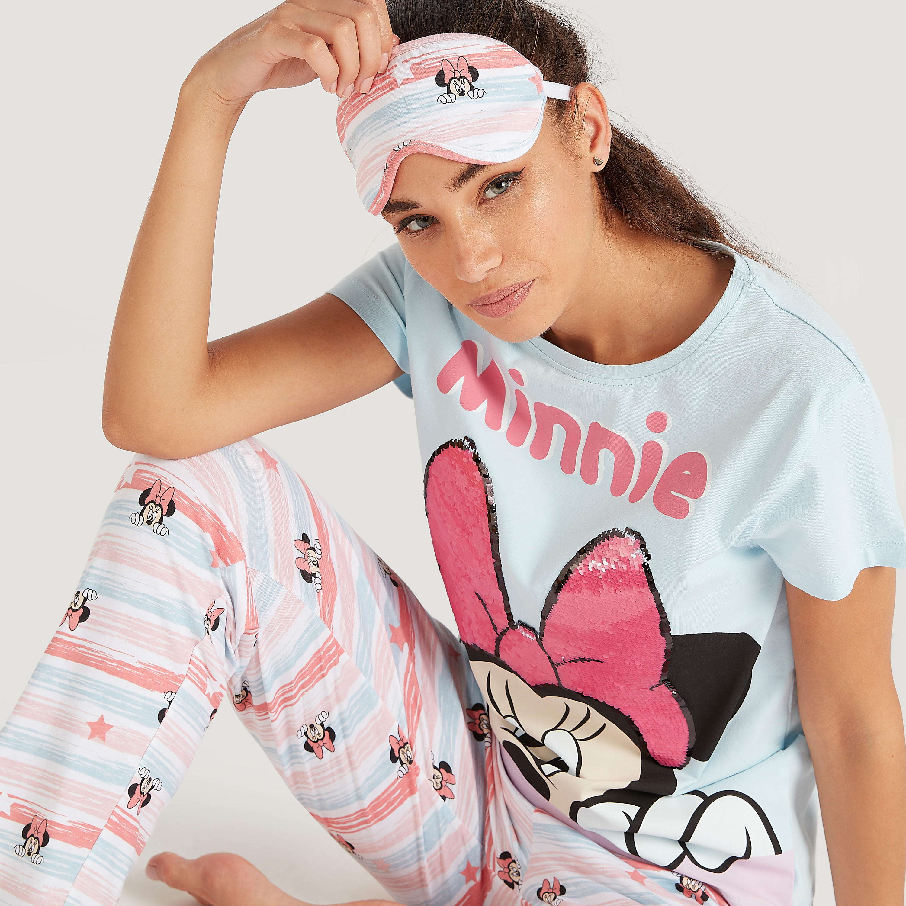 طقم من بنطلون بيجاما طويل وتيشيرت بطبعات ميني ماوس-women-clothing-nightwear-pyjamas-longsets-image-1