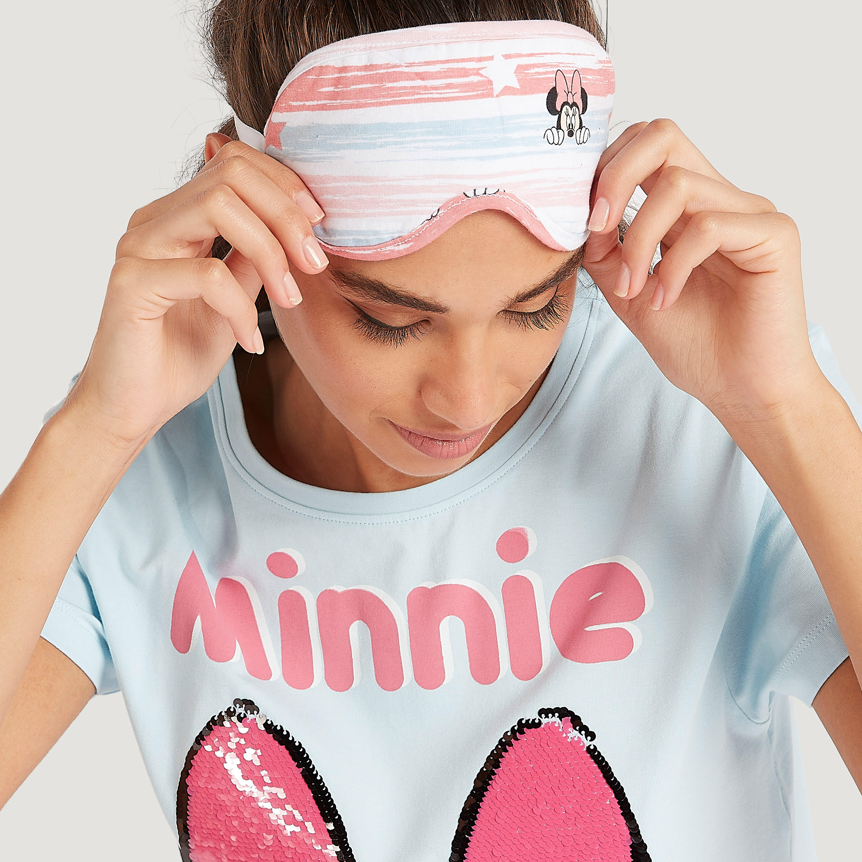 طقم من بنطلون بيجاما طويل وتيشيرت بطبعات ميني ماوس-women-clothing-nightwear-pyjamas-longsets-image-6