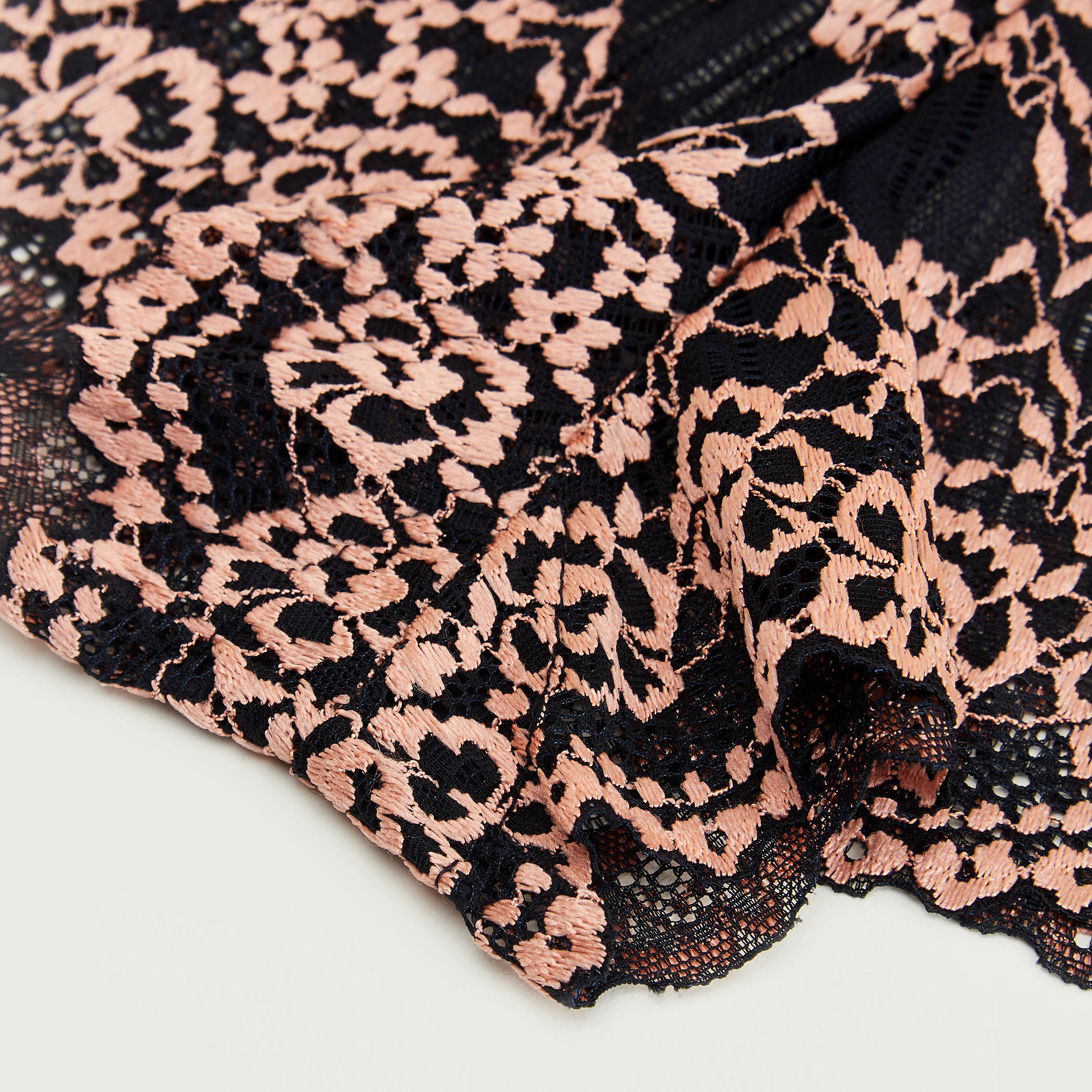 سراويل داخليّة بوي شورت دانتيل بخصر مطّاطي-women-clothing-lingerie-panties-image-2