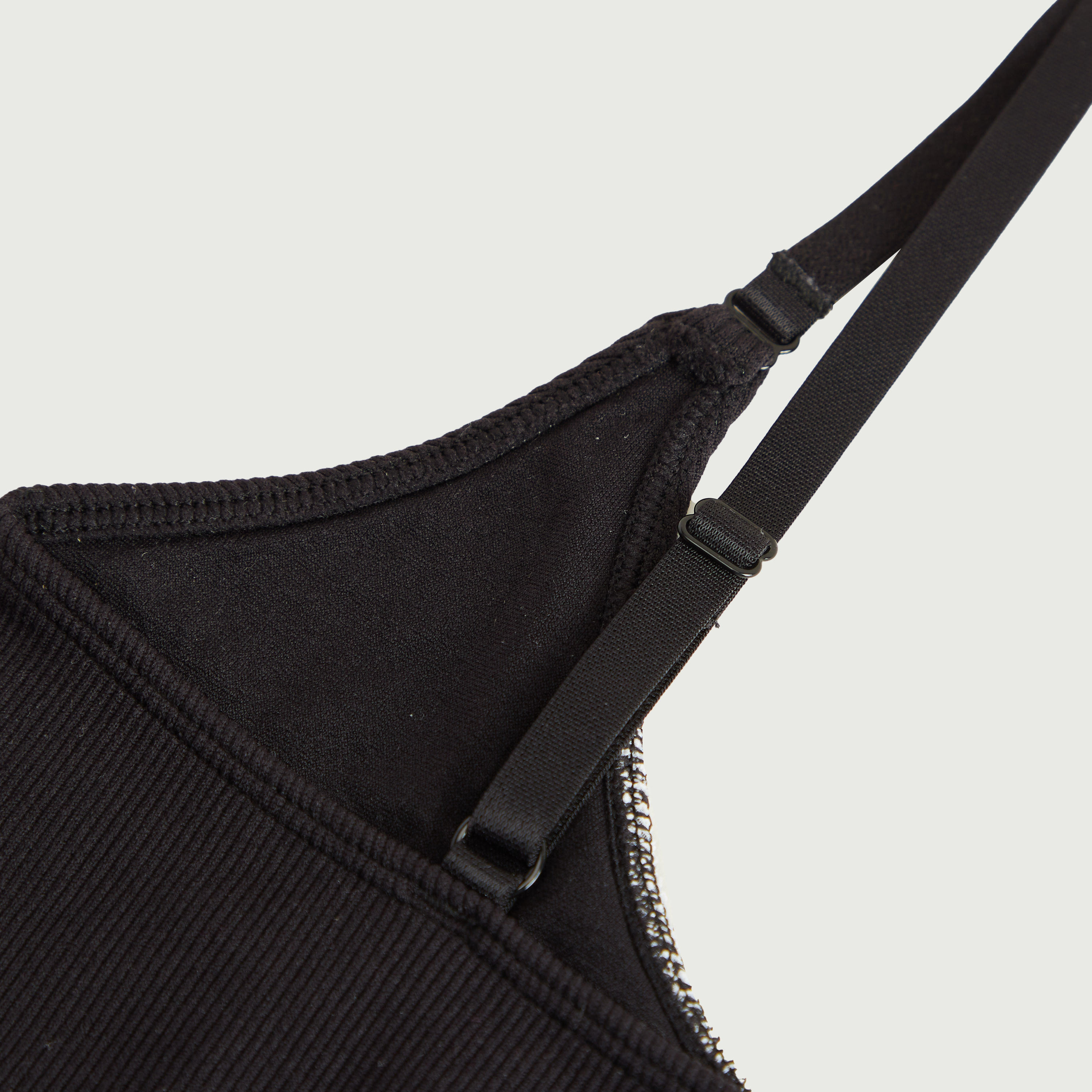 صدريّة رياضيّة غير مبطّنة بتفاصيل دانتيل وحمّالات قابلة للتّعديل - طقم من قطعتين-women-clothing-lingerie-bras-image-5