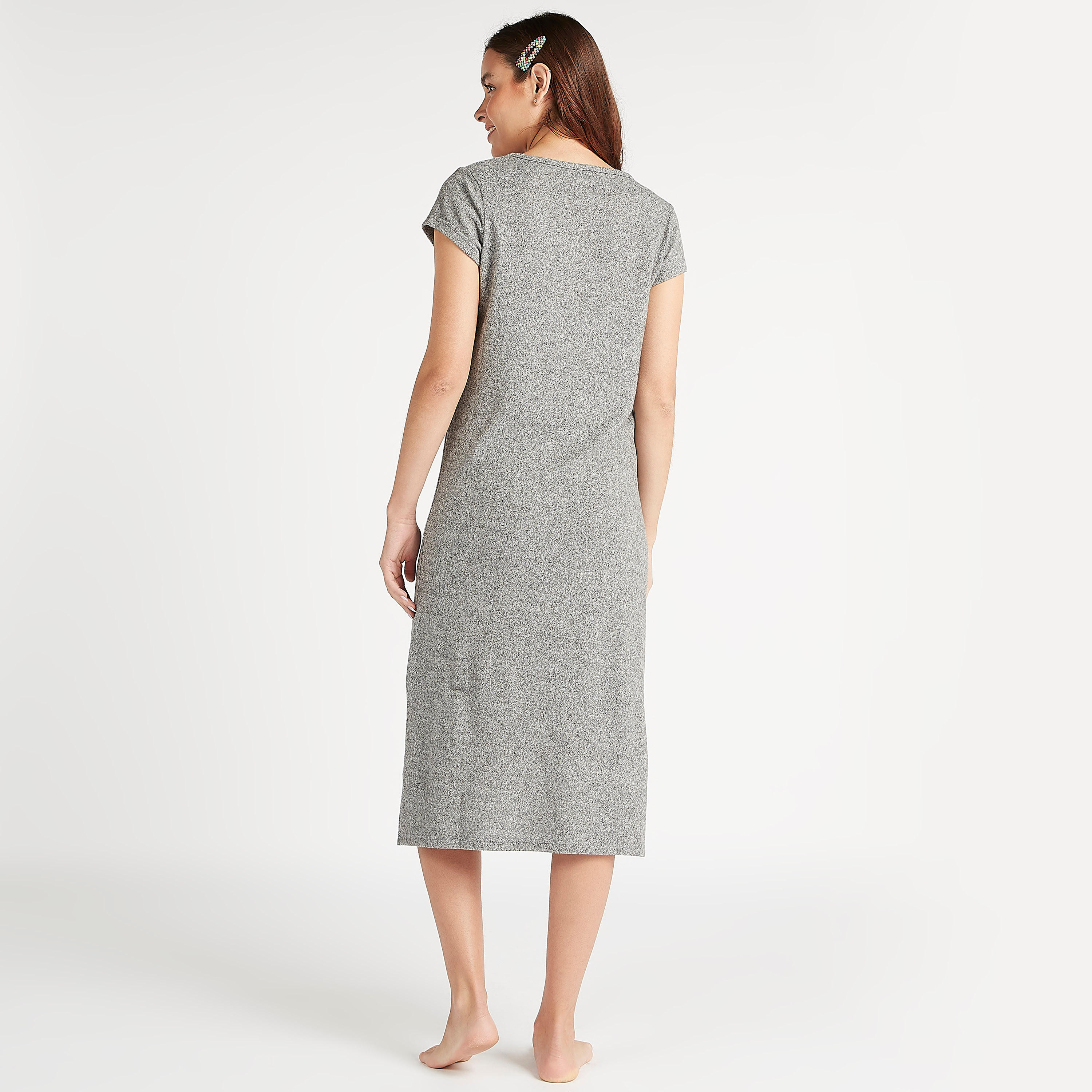 فستان نوم بطبعات مع ياقة ضيّقة وأكمام قصيرة-women-clothing-nightwear-nighties-image-3