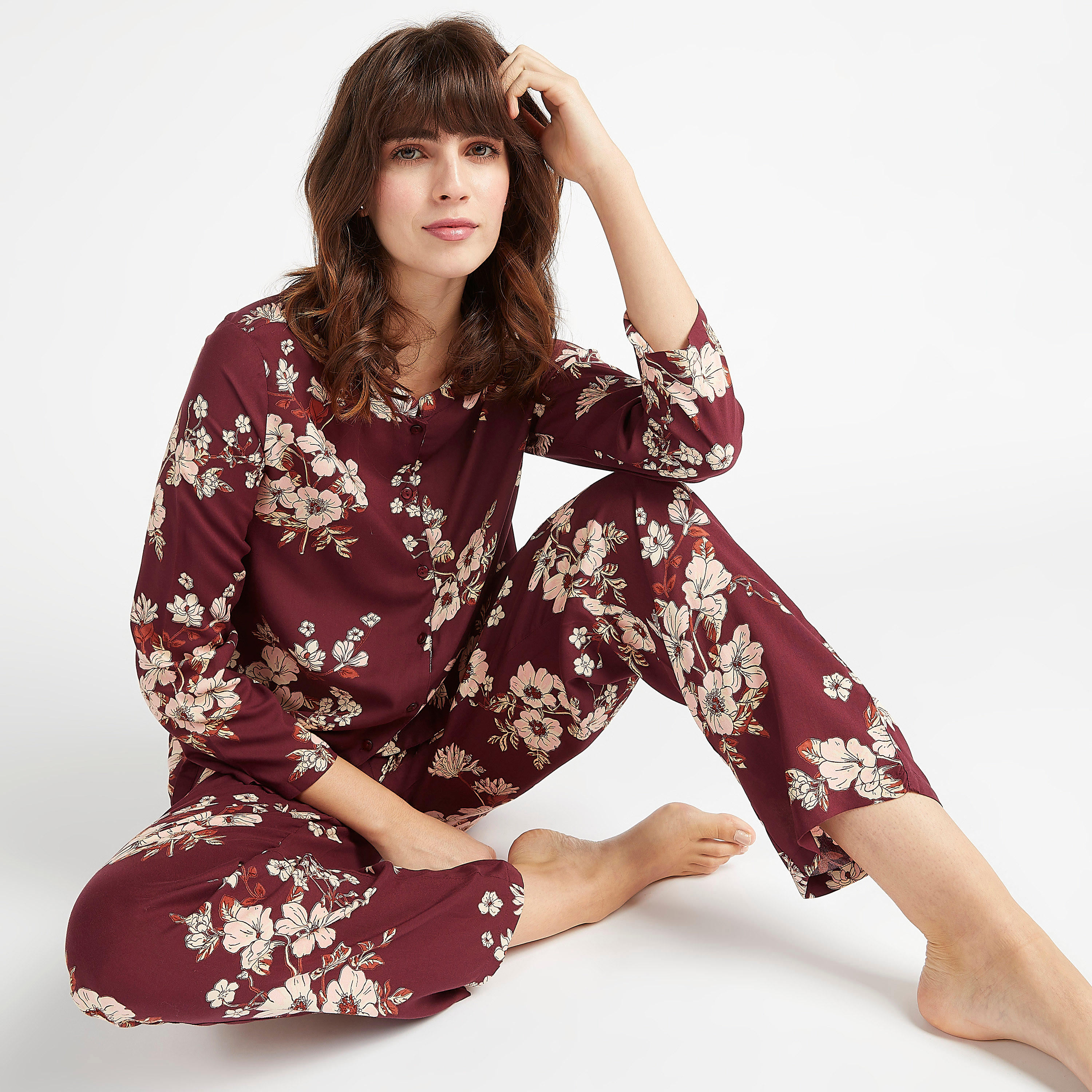 طقم مستدام من بنطلون بيجاما طويل وبلوزة بطبعات أزهار-women-clothing-nightwear-pyjamas-longsets-image-1