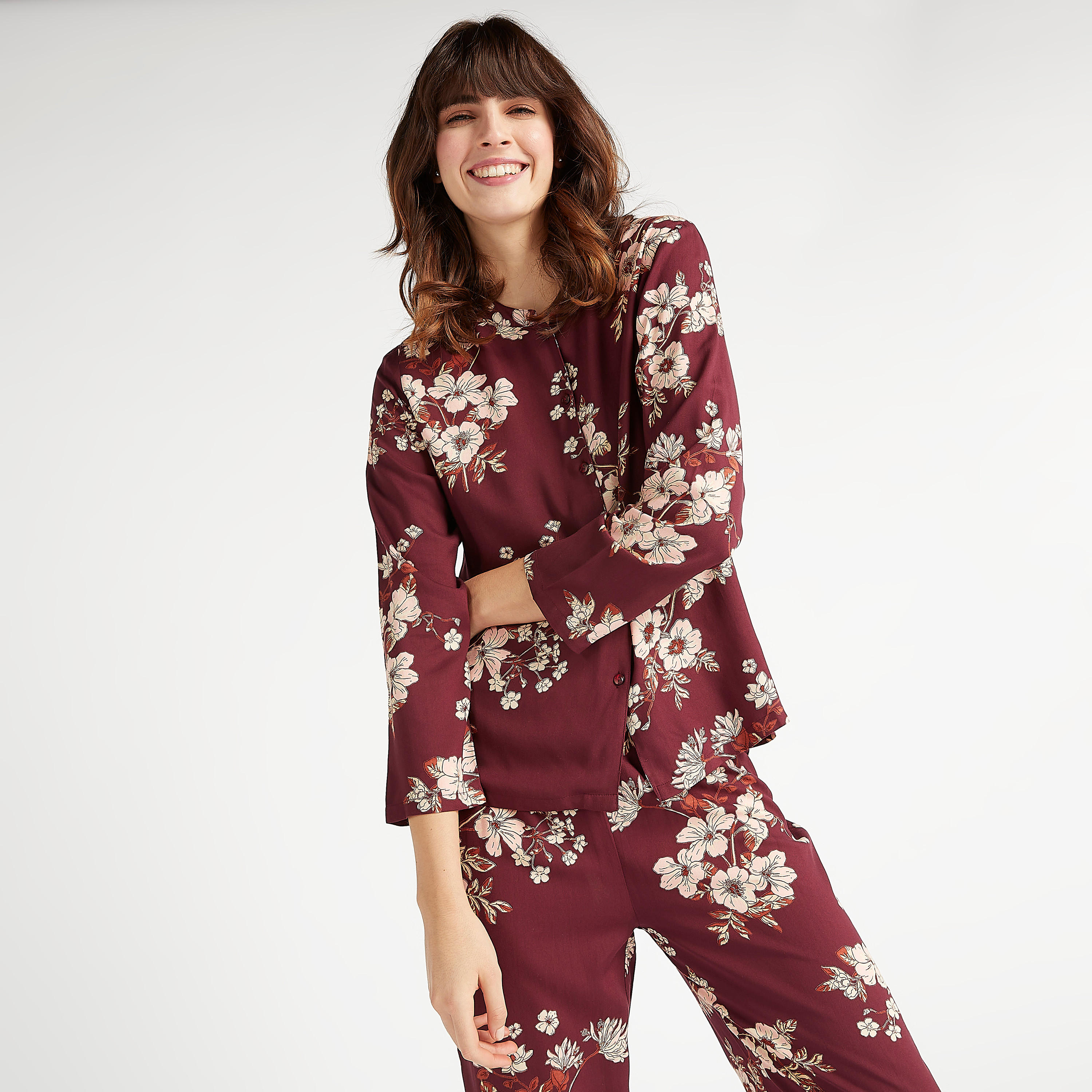 طقم مستدام من بنطلون بيجاما طويل وبلوزة بطبعات أزهار-women-clothing-nightwear-pyjamas-longsets-image-5