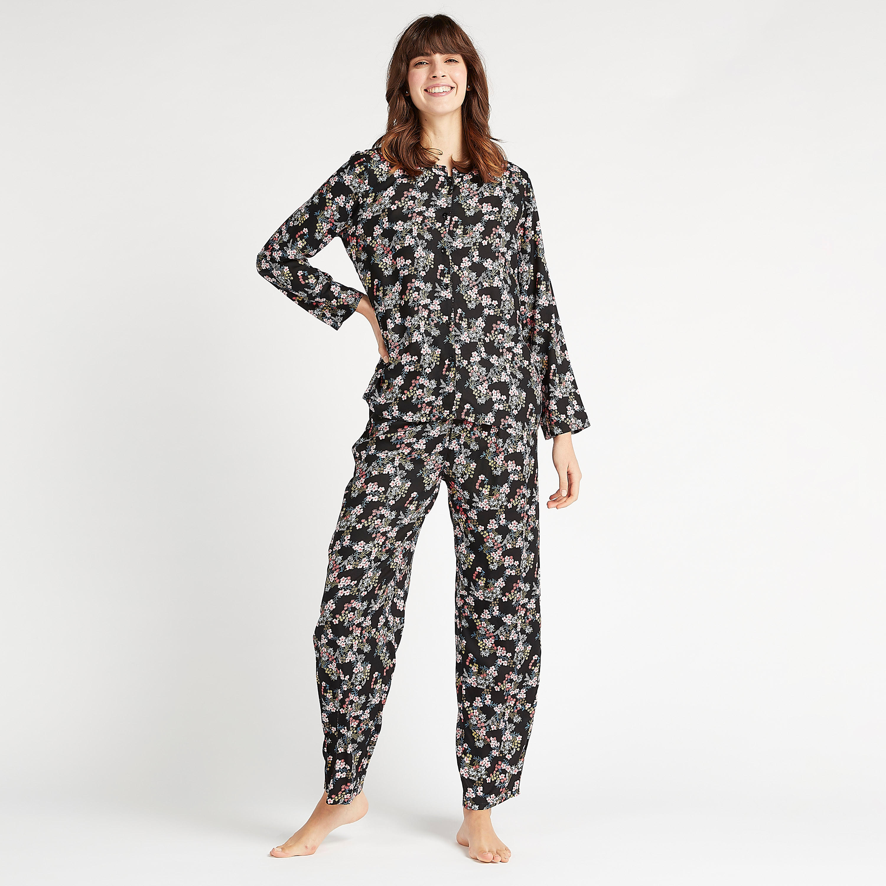 طقم مستدام من بنطلون بيجاما طويل وبلوزة بطبعات أزهار-women-clothing-nightwear-pyjamas-longsets-image-1