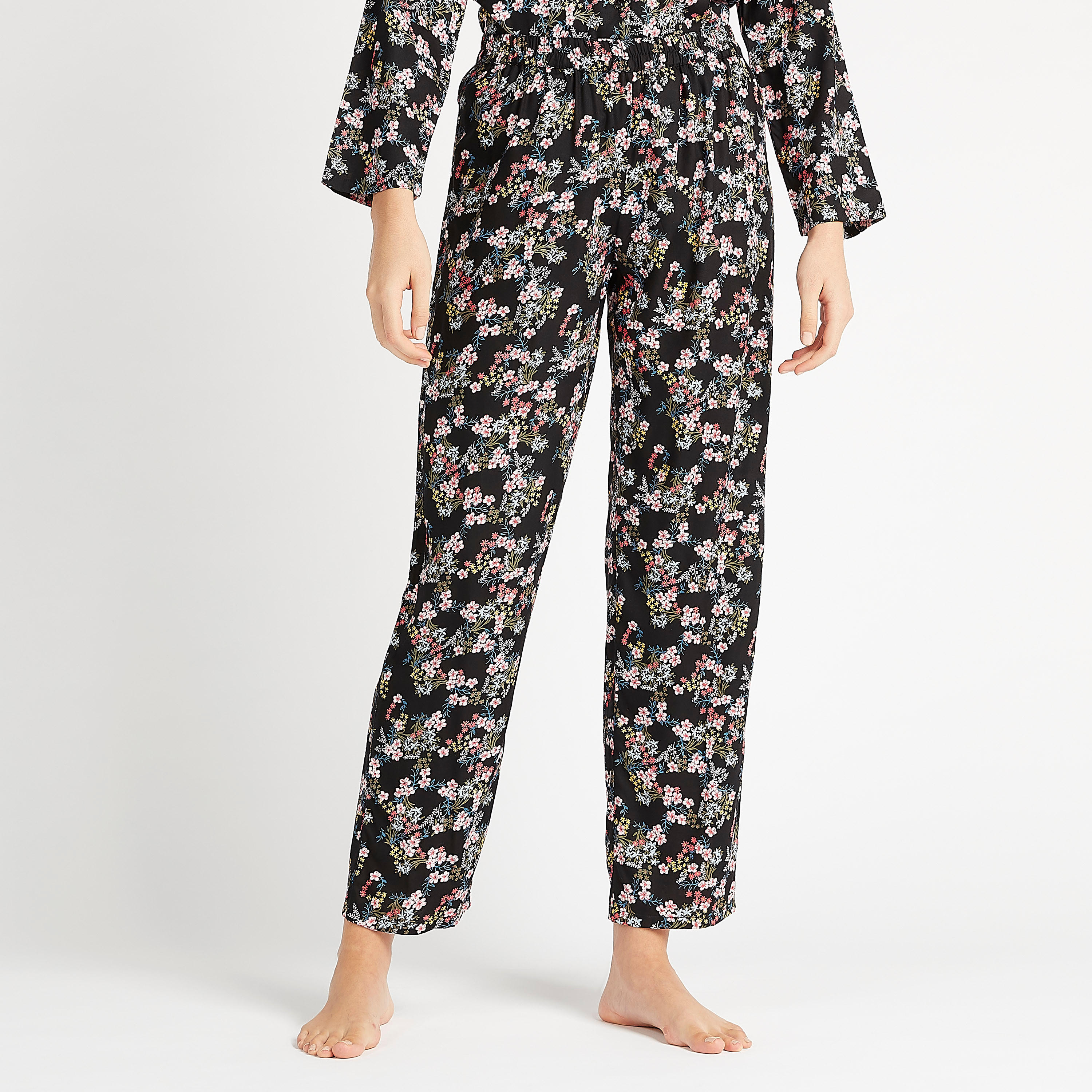 طقم مستدام من بنطلون بيجاما طويل وبلوزة بطبعات أزهار-women-clothing-nightwear-pyjamas-longsets-image-3