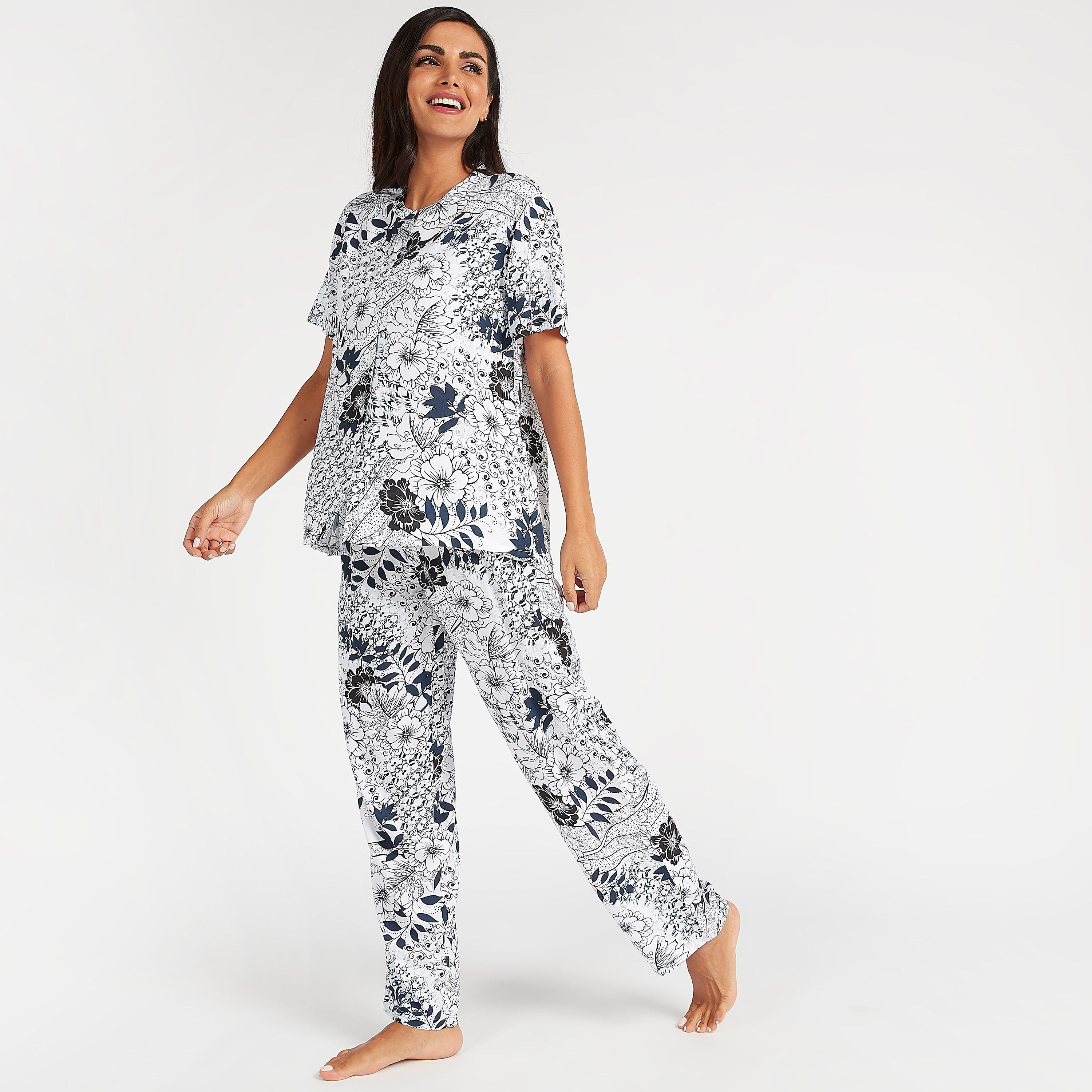طقم مستدام من بنطلون بيجاما وبلوزة بأكمام قصيرة وطبعات-women-clothing-nightwear-pyjamas-longsets-image-2