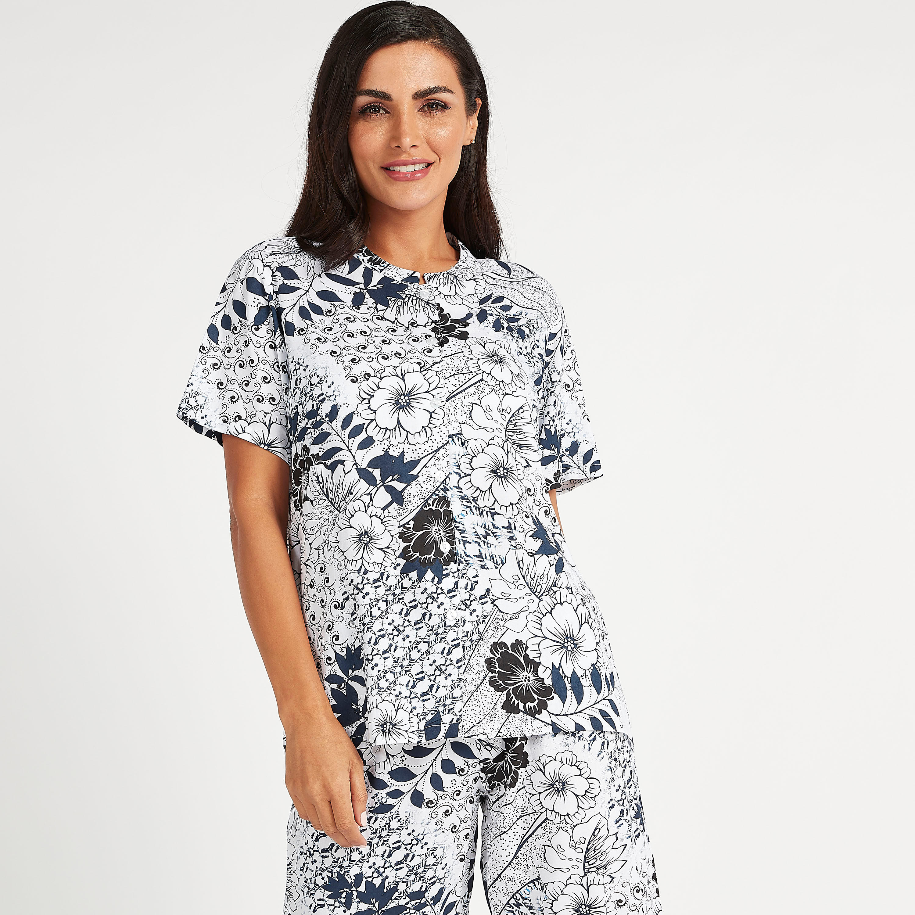 طقم مستدام من بنطلون بيجاما وبلوزة بأكمام قصيرة وطبعات-women-clothing-nightwear-pyjamas-longsets-image-3