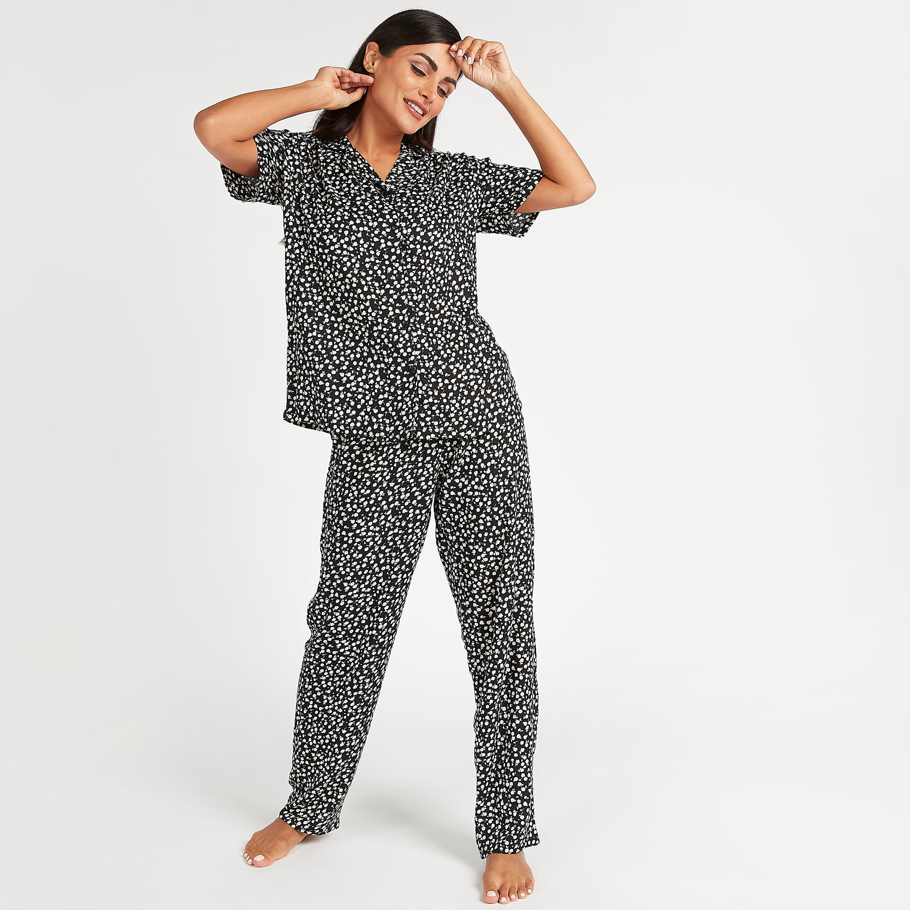 طقم مستدام من بنطلون بيجاما وقميص بأكمام قصيرة وطبعات-women-clothing-nightwear-pyjamas-longsets-image-2
