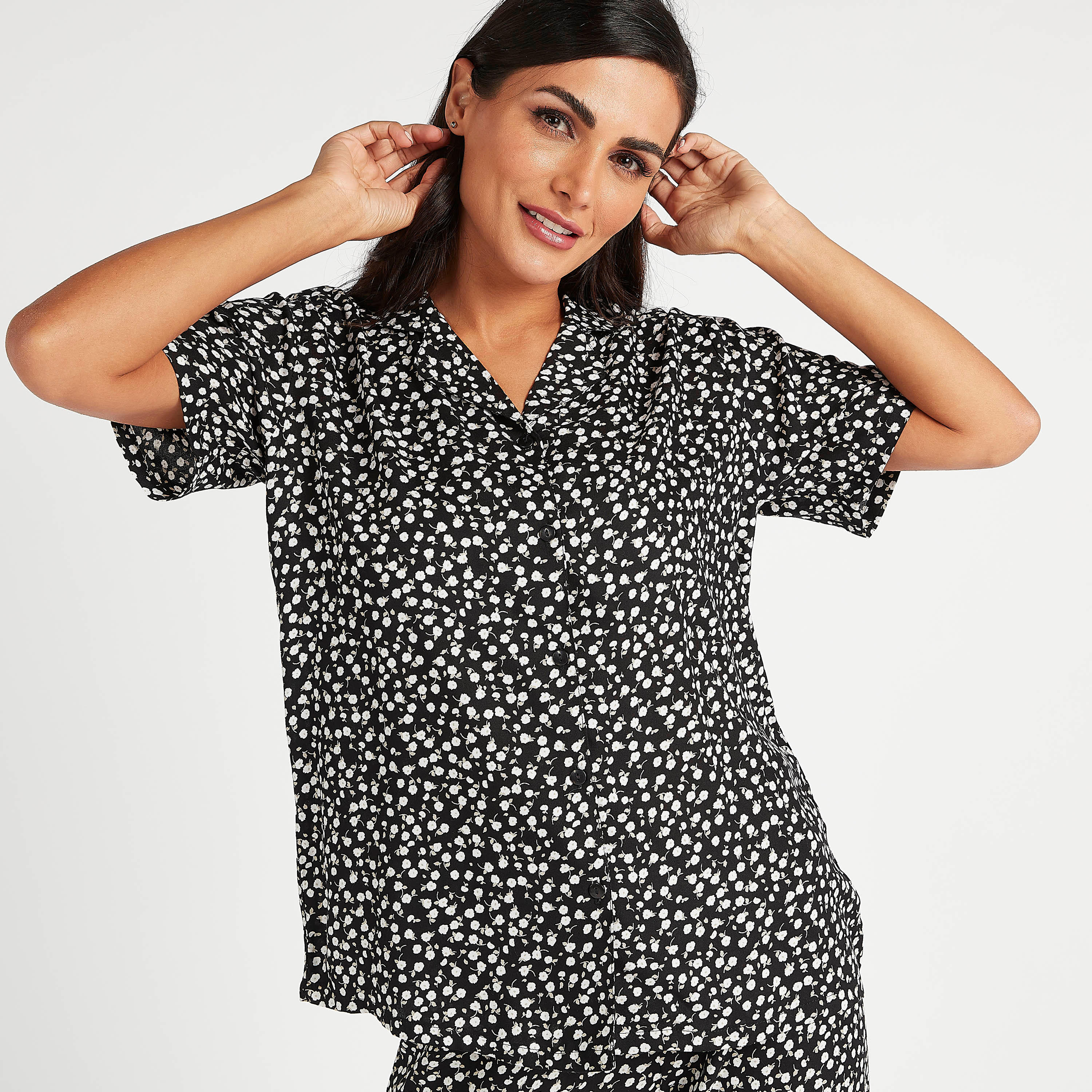 طقم مستدام من بنطلون بيجاما وقميص بأكمام قصيرة وطبعات-women-clothing-nightwear-pyjamas-longsets-image-4