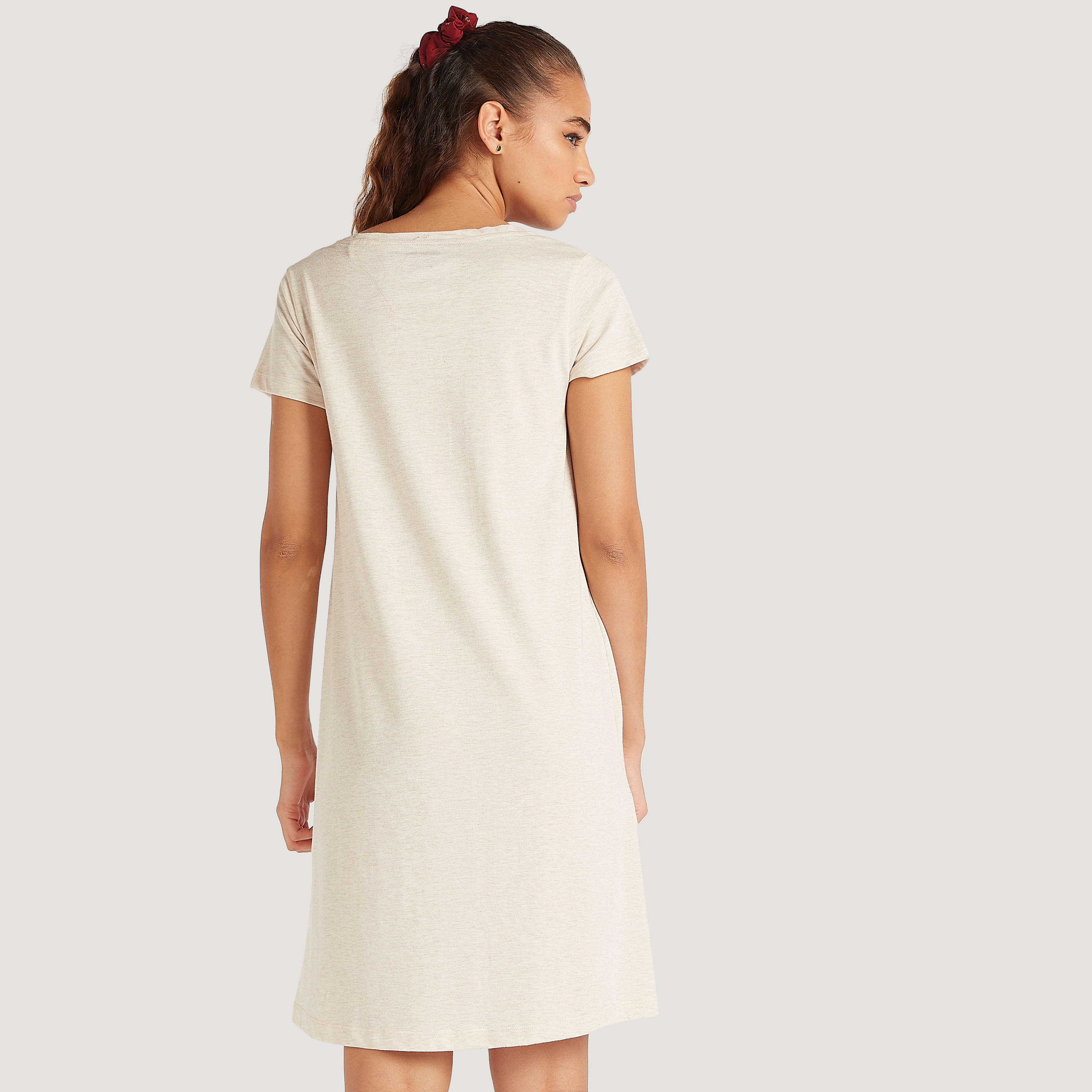 فستان مستدام بأكمام قصيرة وياقة مستديرة وطبعات - طقم من  قطعتين-women-clothing-nightwear-nighties-image-3