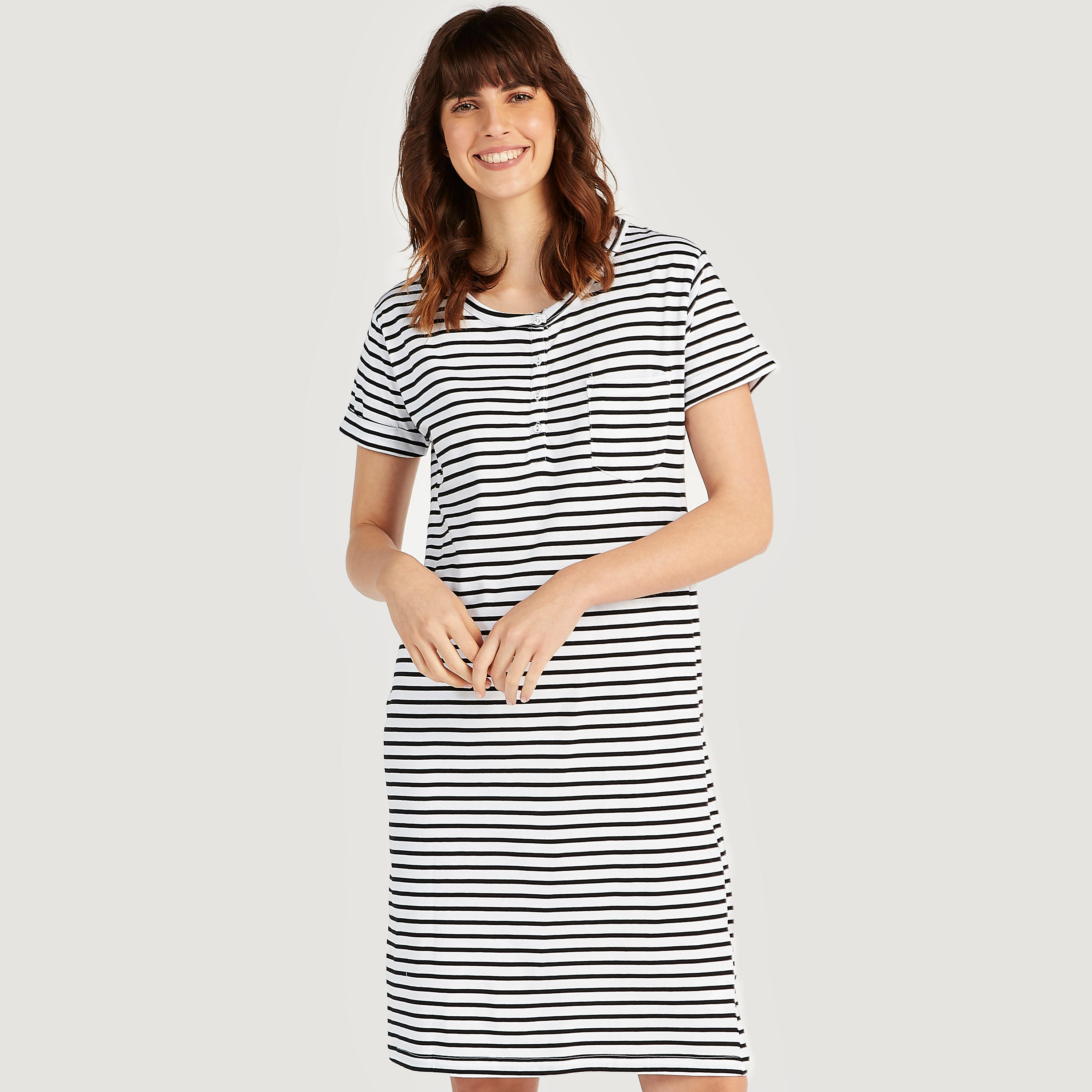 قميص نوم مستدام مخطّط بأكمام قصيرة وياقة هينلي-women-clothing-nightwear-nighties-image-1
