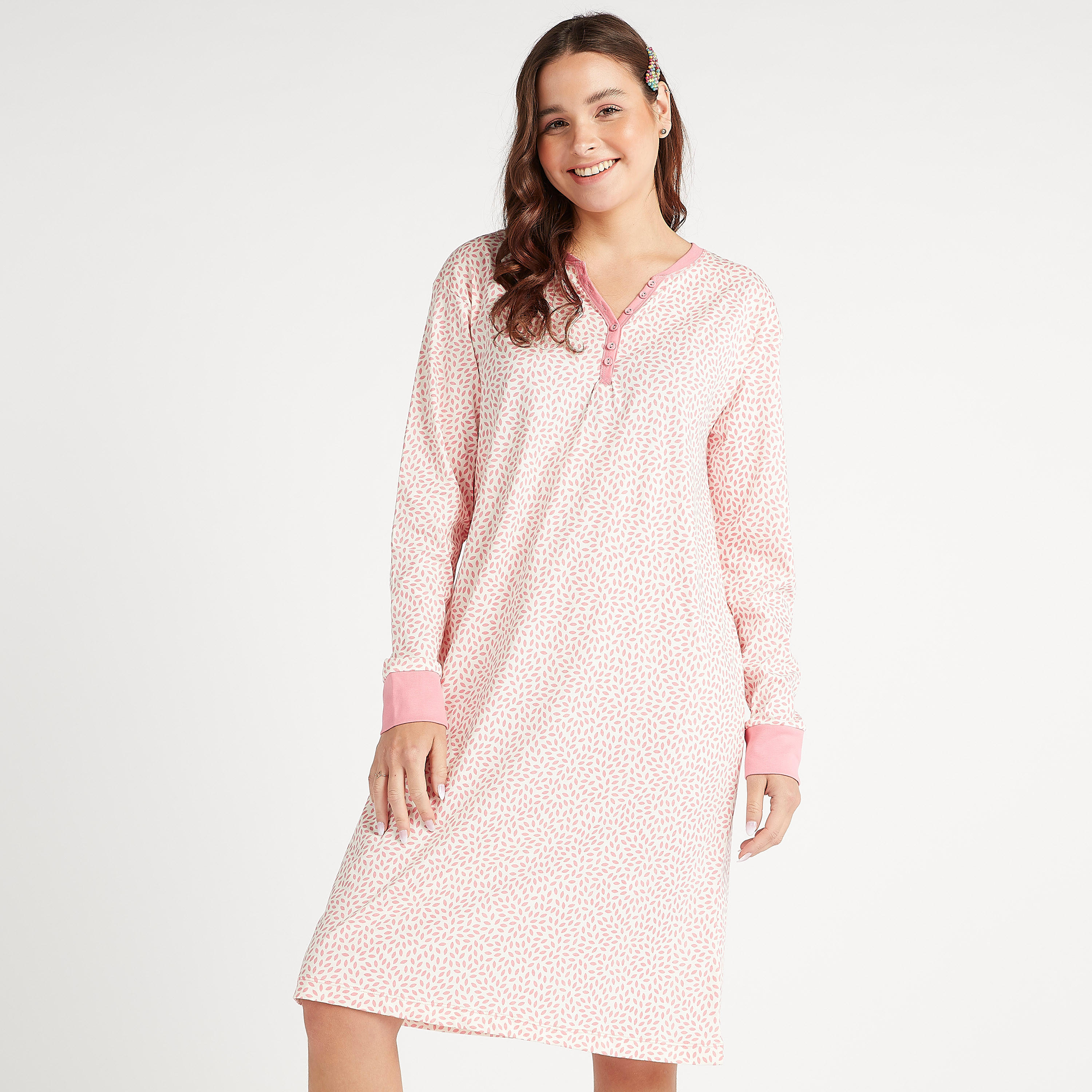 فستان نوم مستدام بطبعات وياقة عالية وأكمام طويلة-women-clothing-nightwear-nighties-image-1