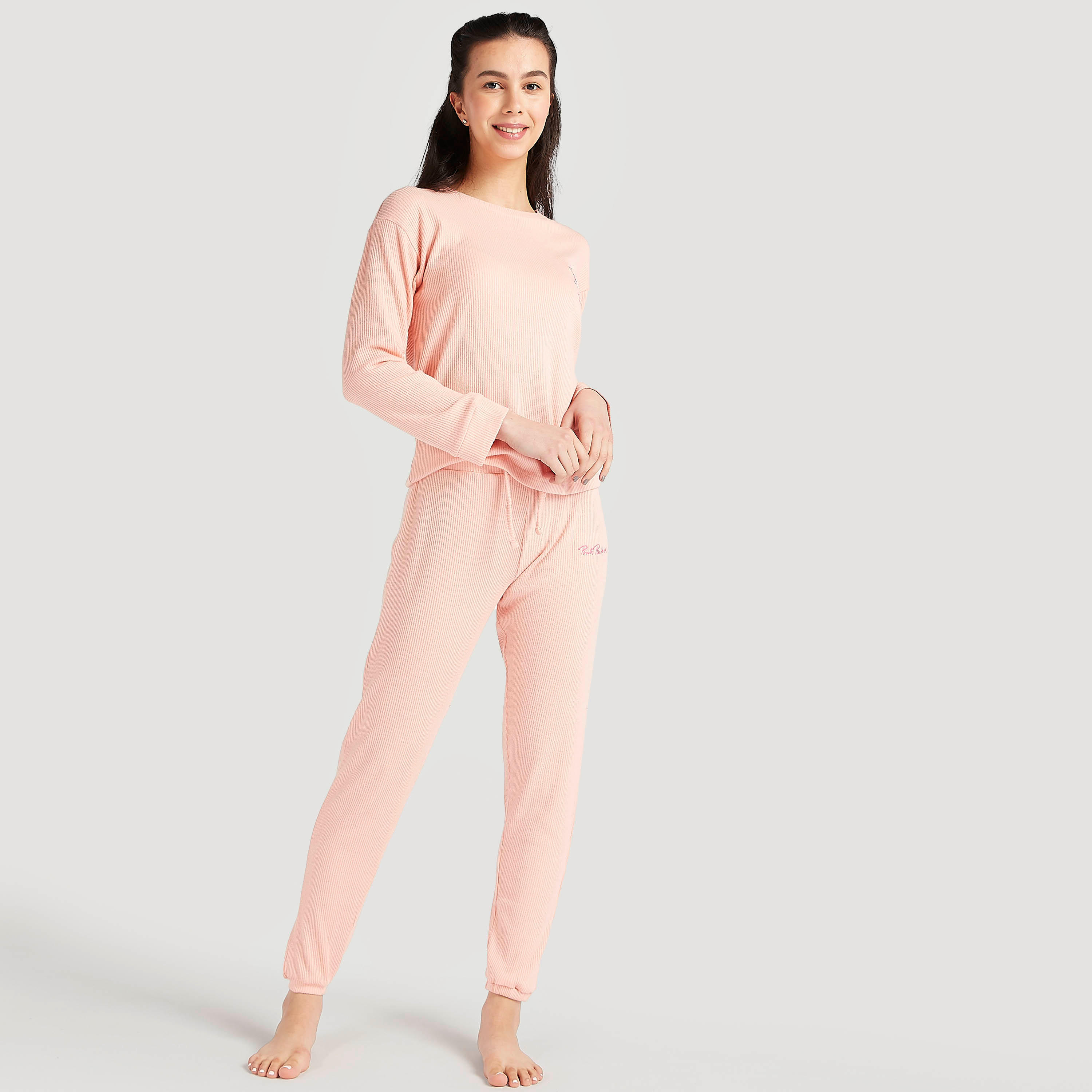 طقم بنطلون رياضي وتيشيرت بأكمام طويلة وطبعات بينك بانتر-women-clothing-nightwear-pyjamas-longsets-image-6