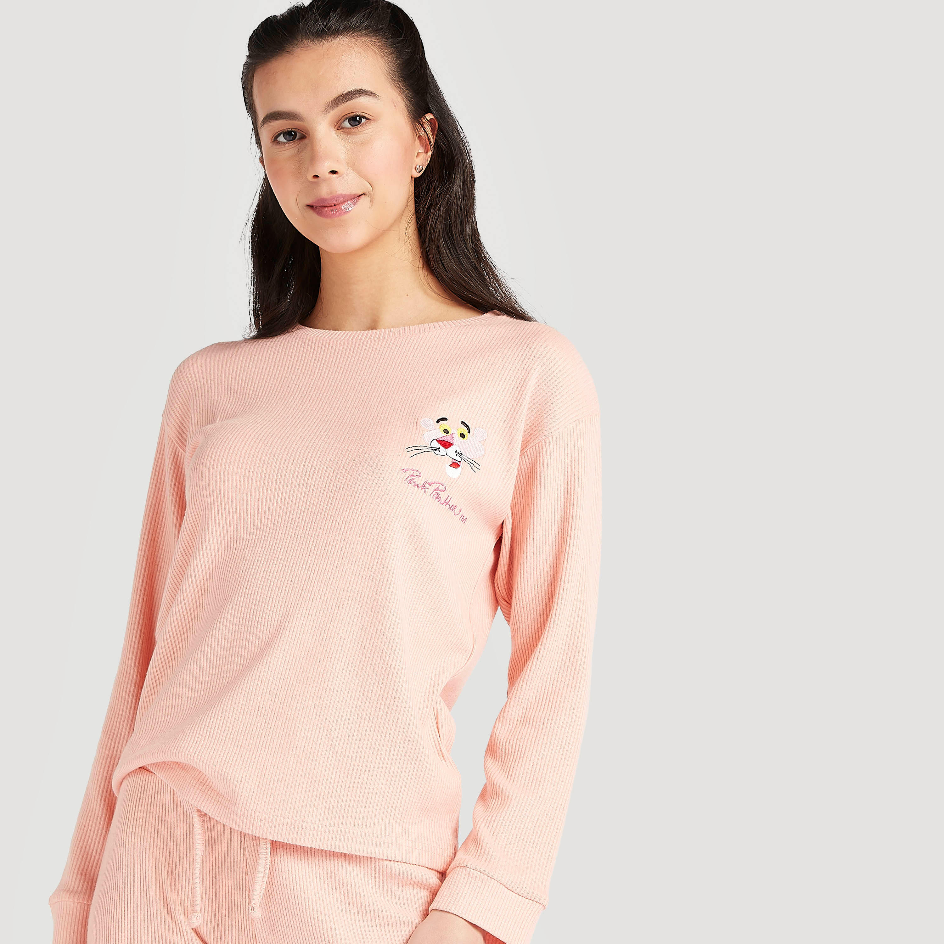طقم بنطلون رياضي وتيشيرت بأكمام طويلة وطبعات بينك بانتر-women-clothing-nightwear-pyjamas-longsets-image-7