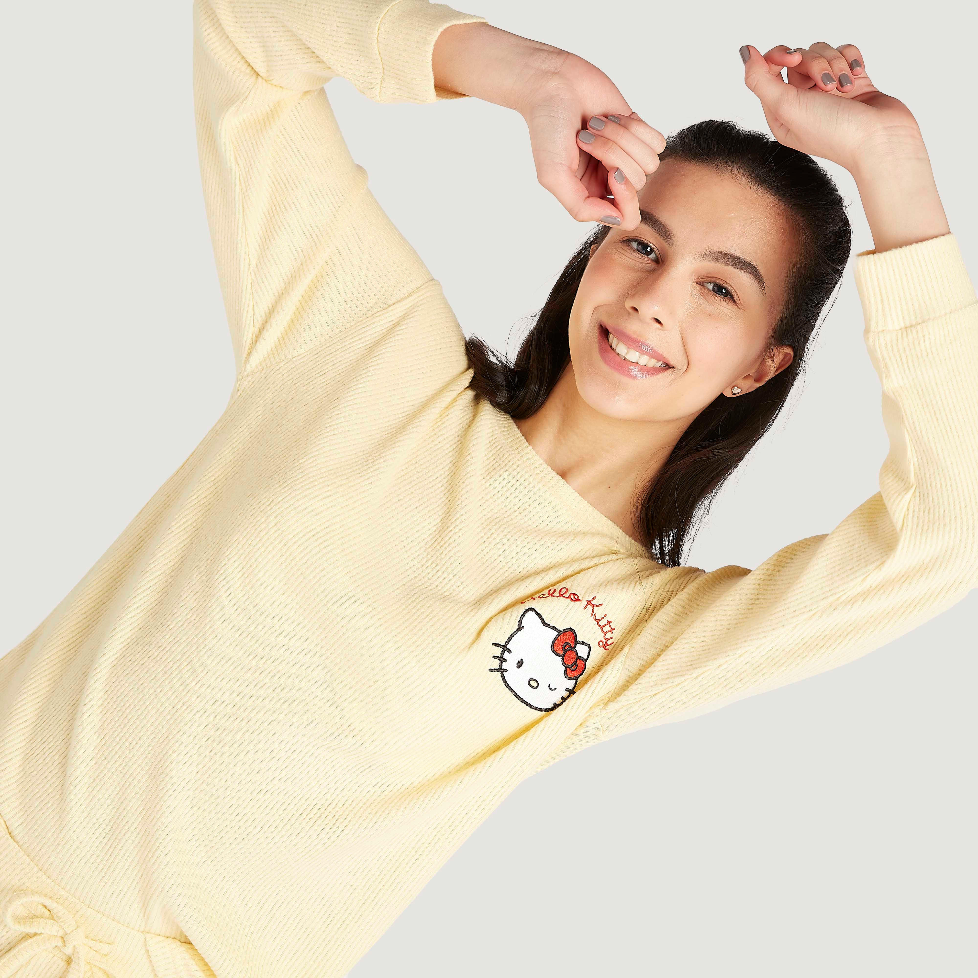 طقم بنطلون بيجاما وبلوزة بياقة مستديرة بطبعات هاللو كيتي-women-clothing-nightwear-pyjamas-longsets-image-3