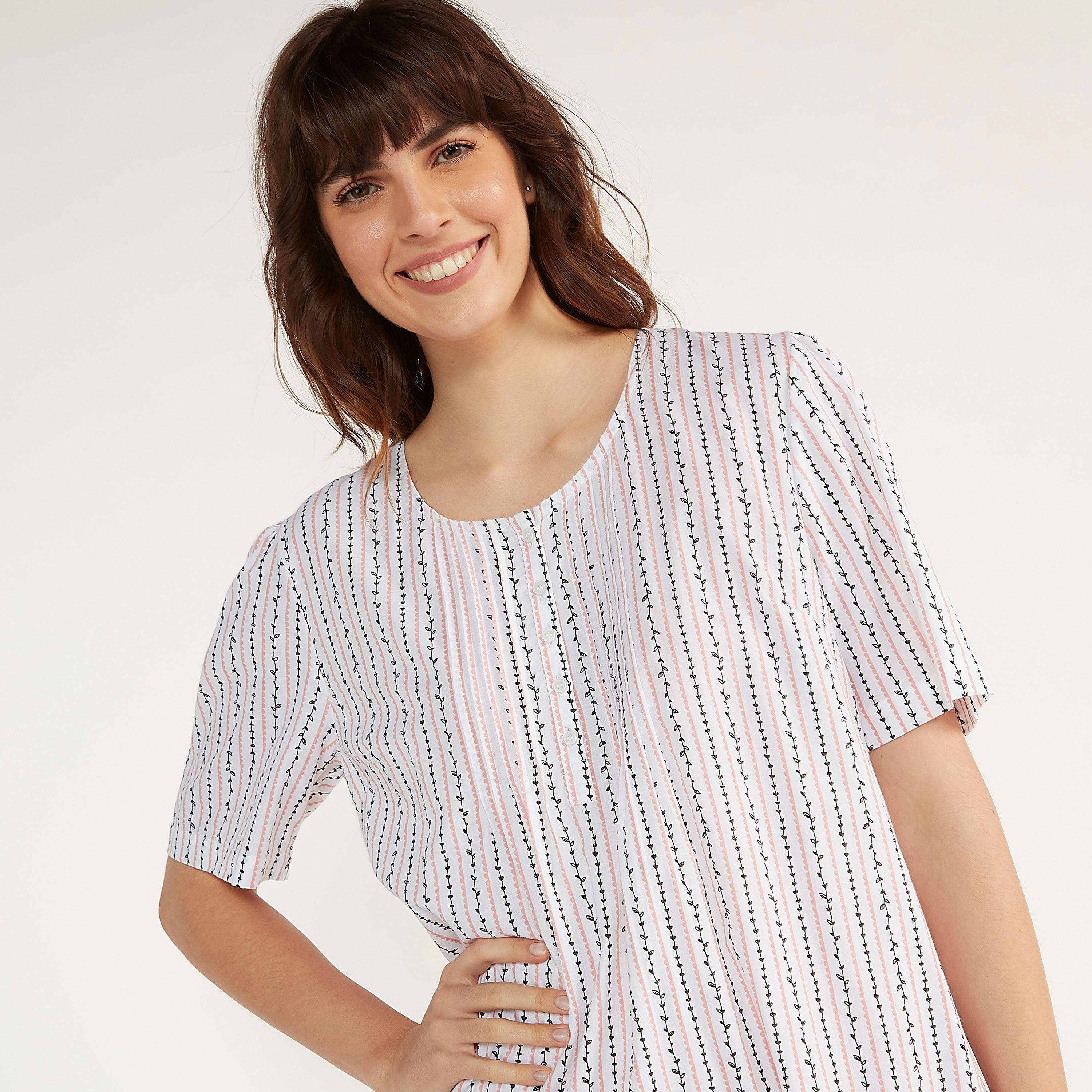 فستان نوم مستدام بياقة مستديرة وطبعات وأكمام قصيرة-women-clothing-nightwear-nighties-image-3