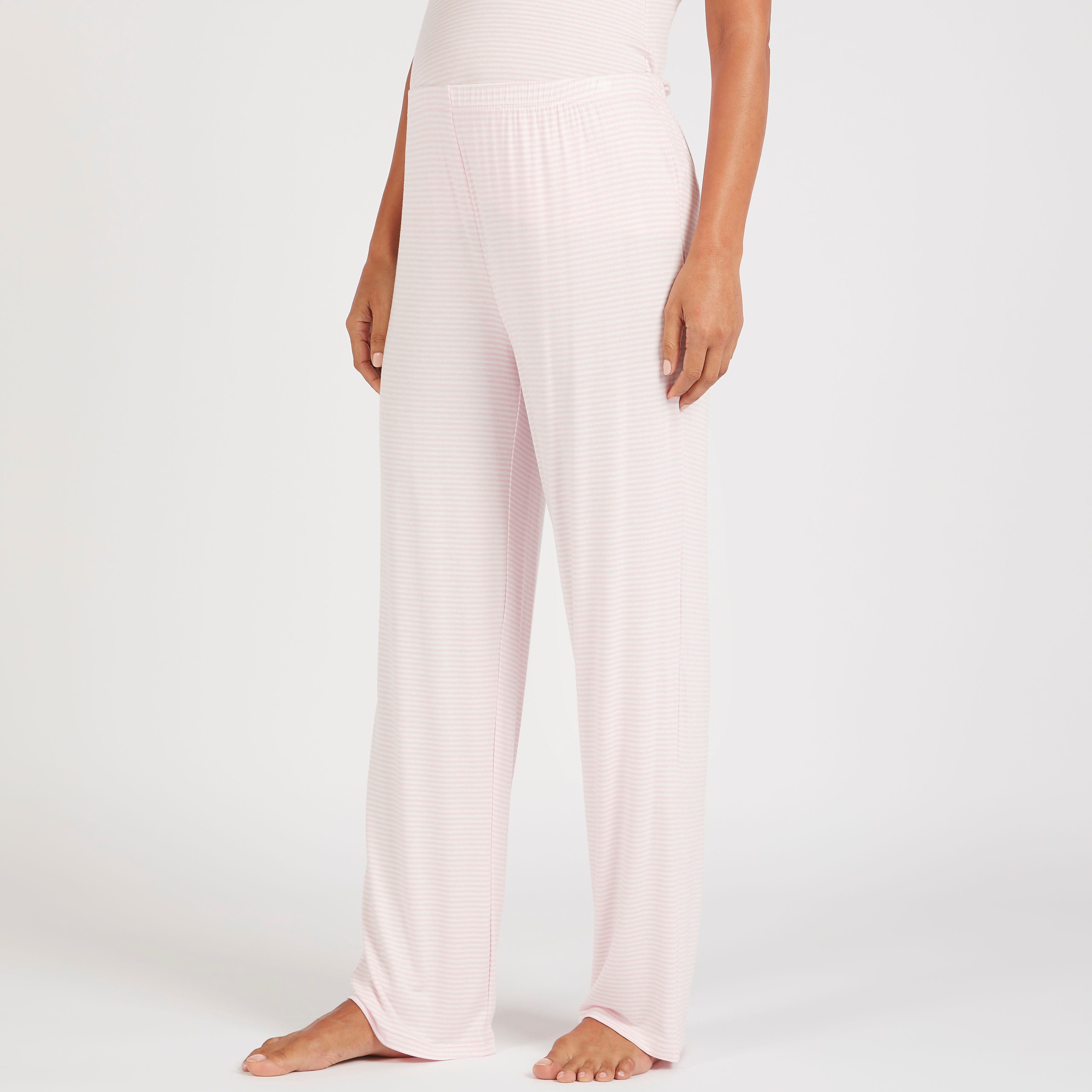 طقم بنطلون بيجاما وبلوزة كامي بتفاصيل دانتيل مخطّطة-women-clothing-maternity-nightwear-image-4