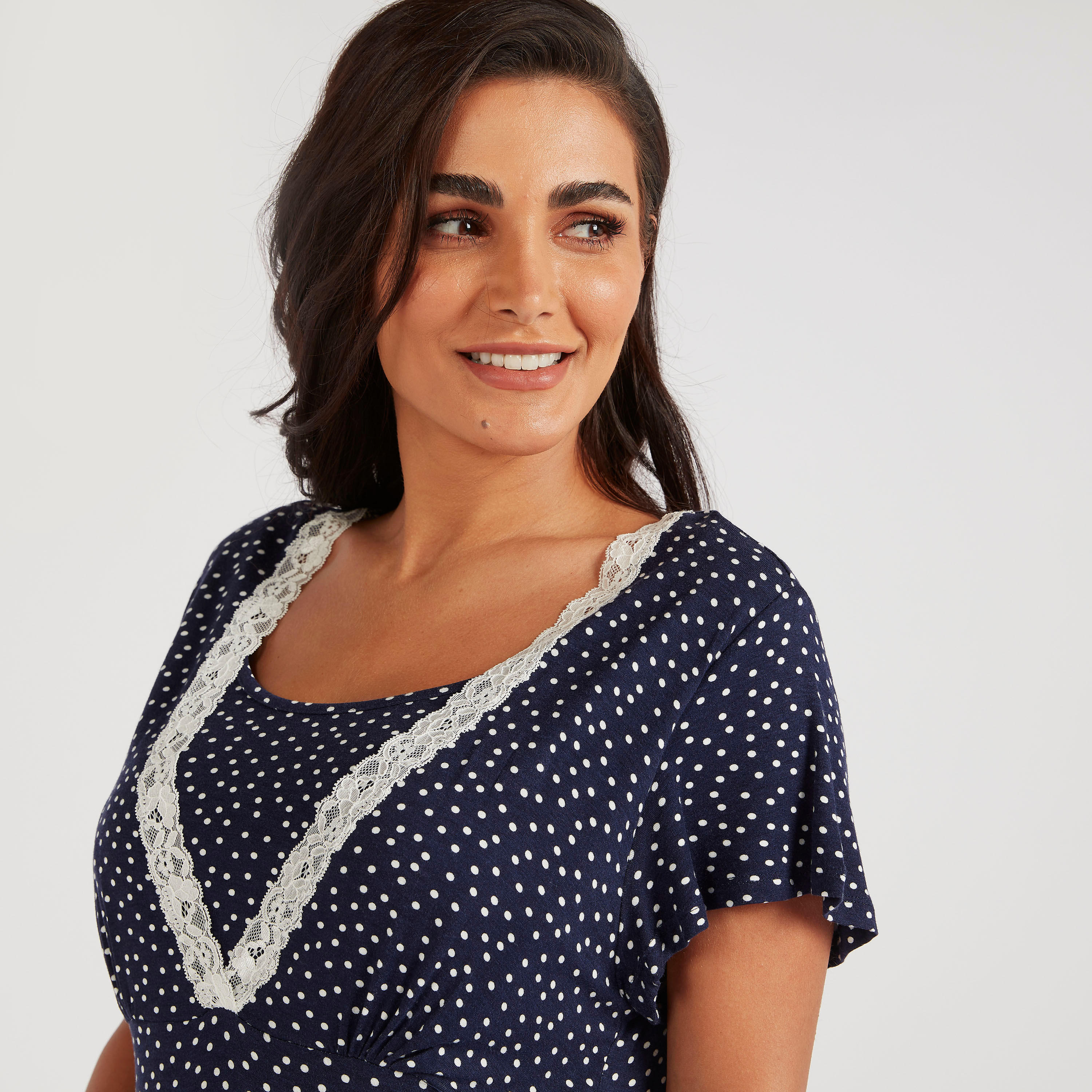 قميص نوم للحوامل بأكمام قصيرة وطبعات وتفاصيل دانتيل-women-clothing-maternity-nightwear-image-5