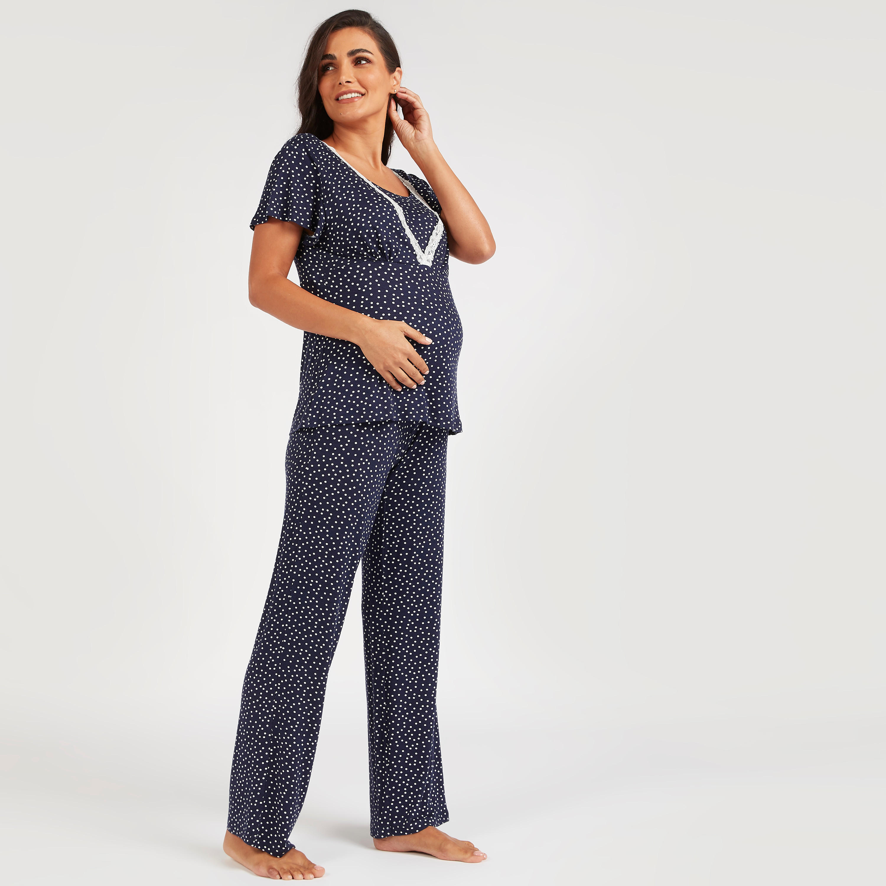 طقم بنطلون بيجاما وبلوزة للحوامل بتفاصيل دانتيل منقّطة-women-clothing-maternity-nightwear-image-1