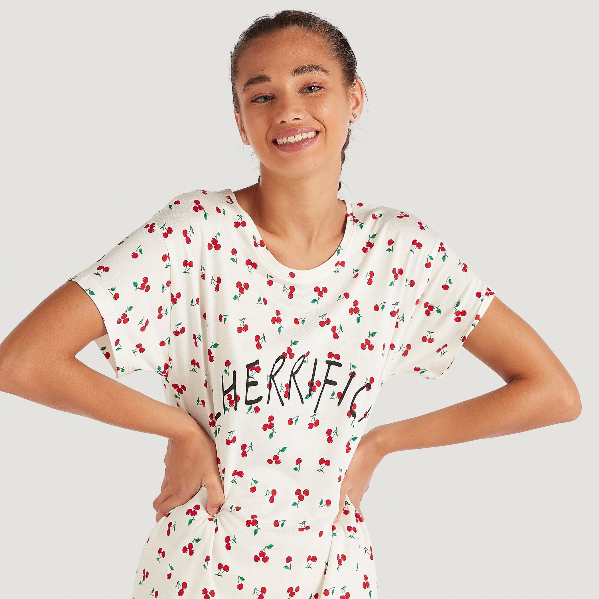 قميص نوم بياقة مستديرة وأكمام قصيرة وطبعات-women-clothing-nightwear-nighties-image-3