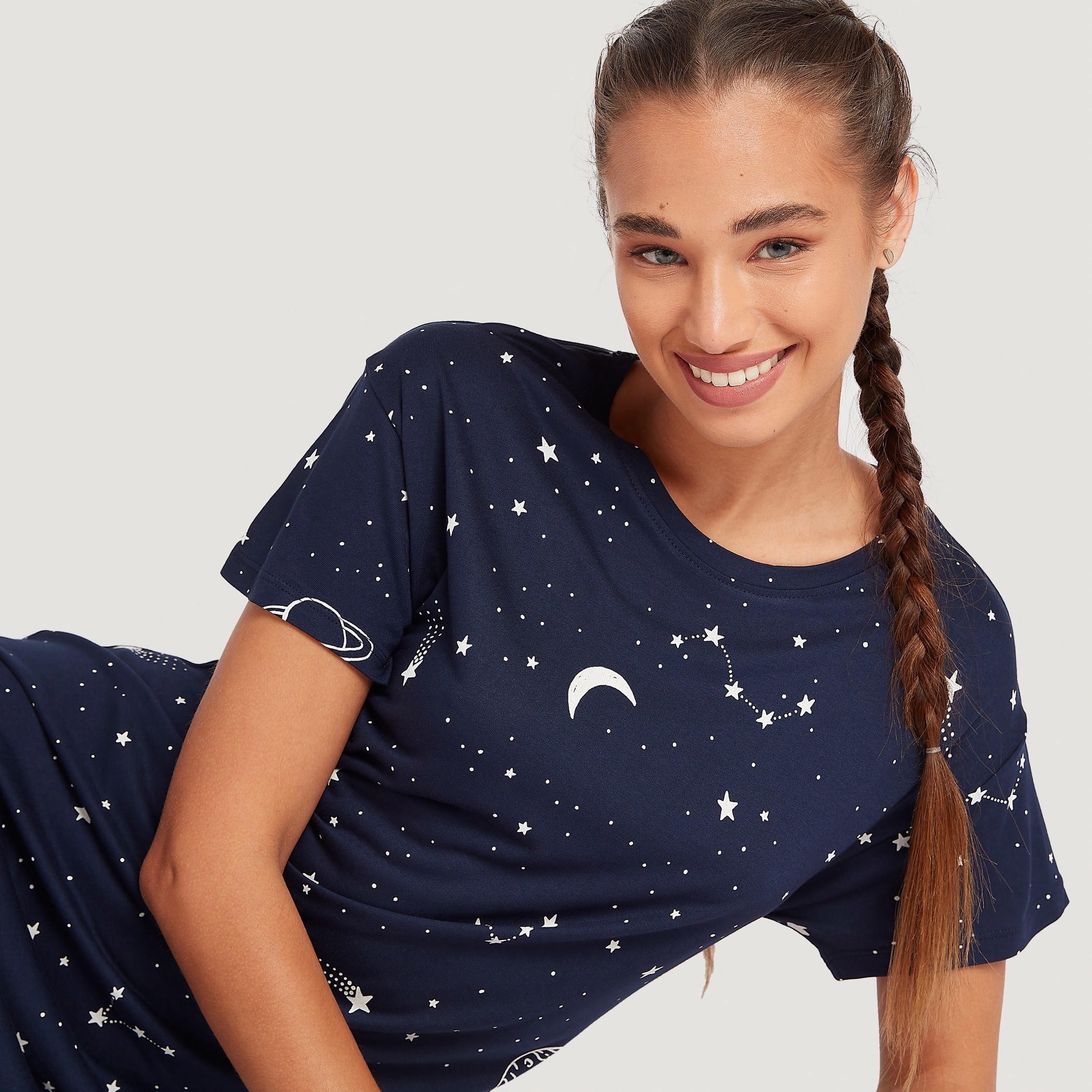 قميص نوم بياقة مستديرة وأكمام قصيرة وطبعات-women-clothing-nightwear-nighties-image-2