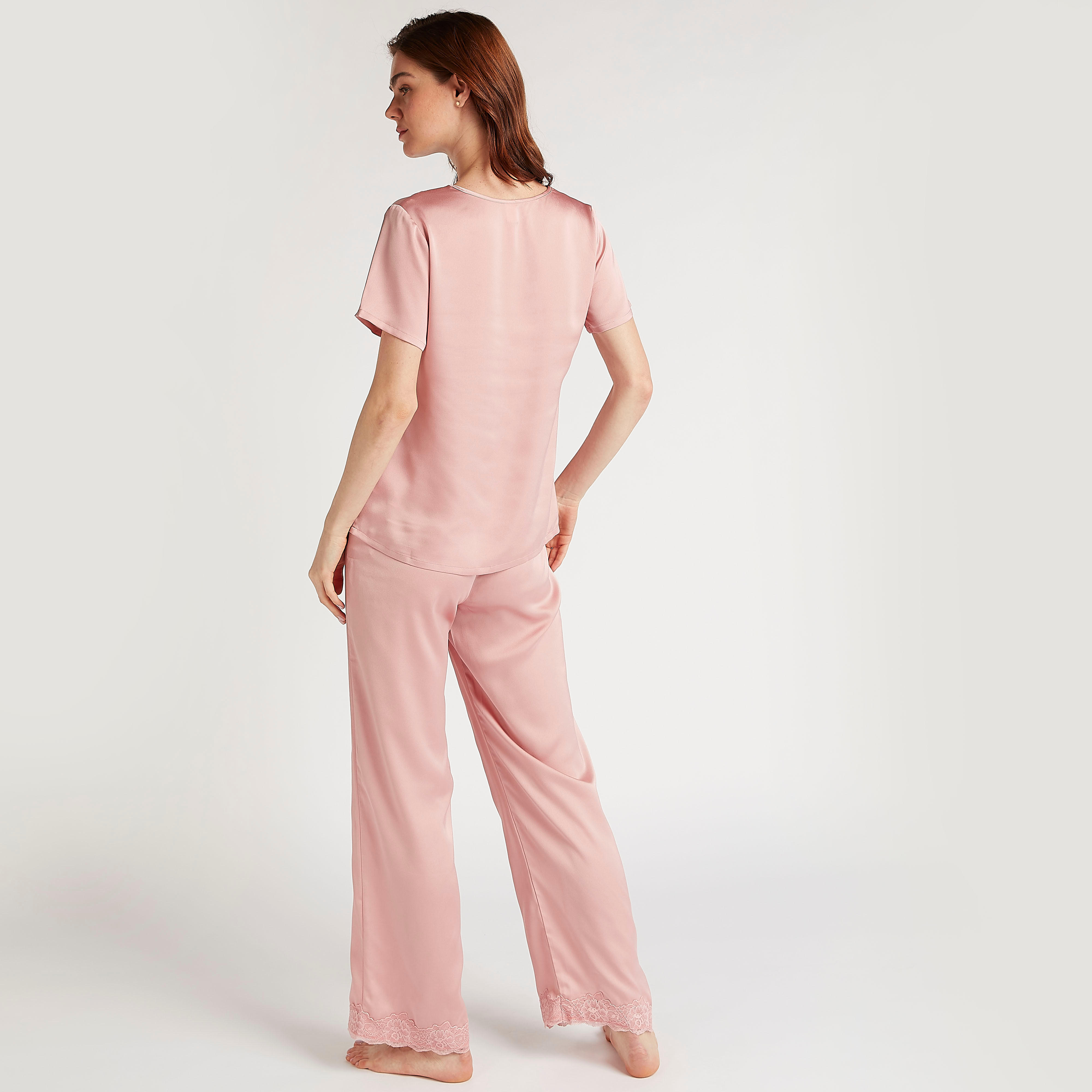 طقم بنطلون بيجاما طويل كامل وبلوزة سادة بياقة v وتفاصيل دانتيل-women-clothing-nightwear-pyjamas-longsets-image-4